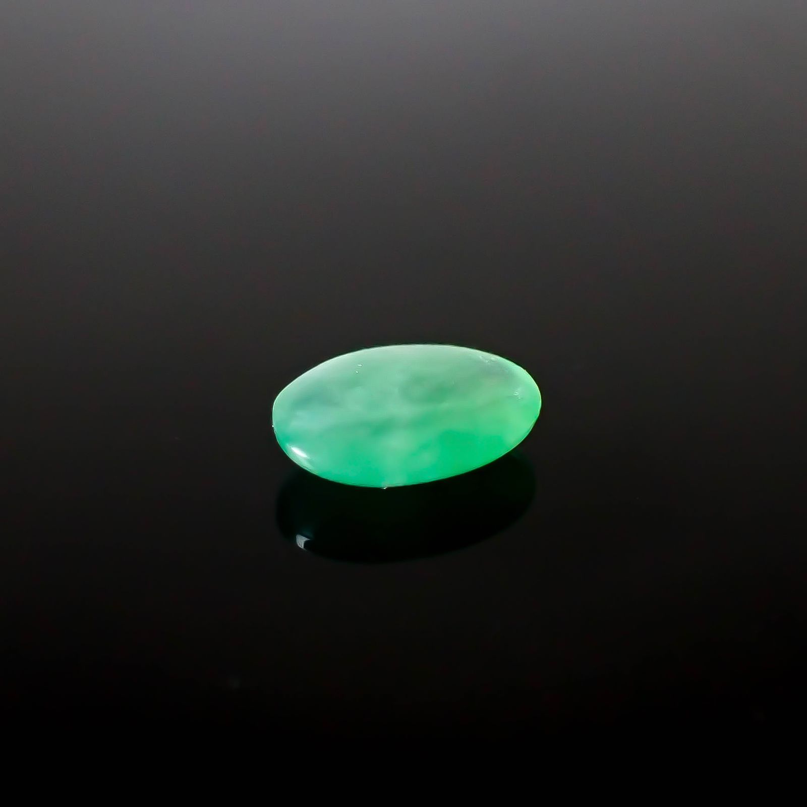 翡翠 ビルマ産 0.53ct [250430302]6.7x5mm前後