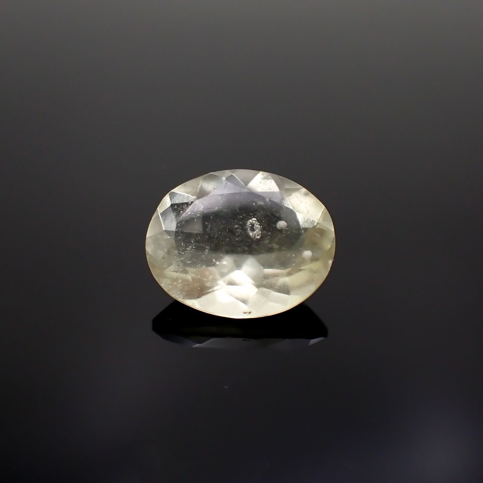 リビアングラス 発見地：エジプト・リビア砂漠 3.99ct[221018196]13.2x10.5mm前後 | TOP STONE(トップストーン)