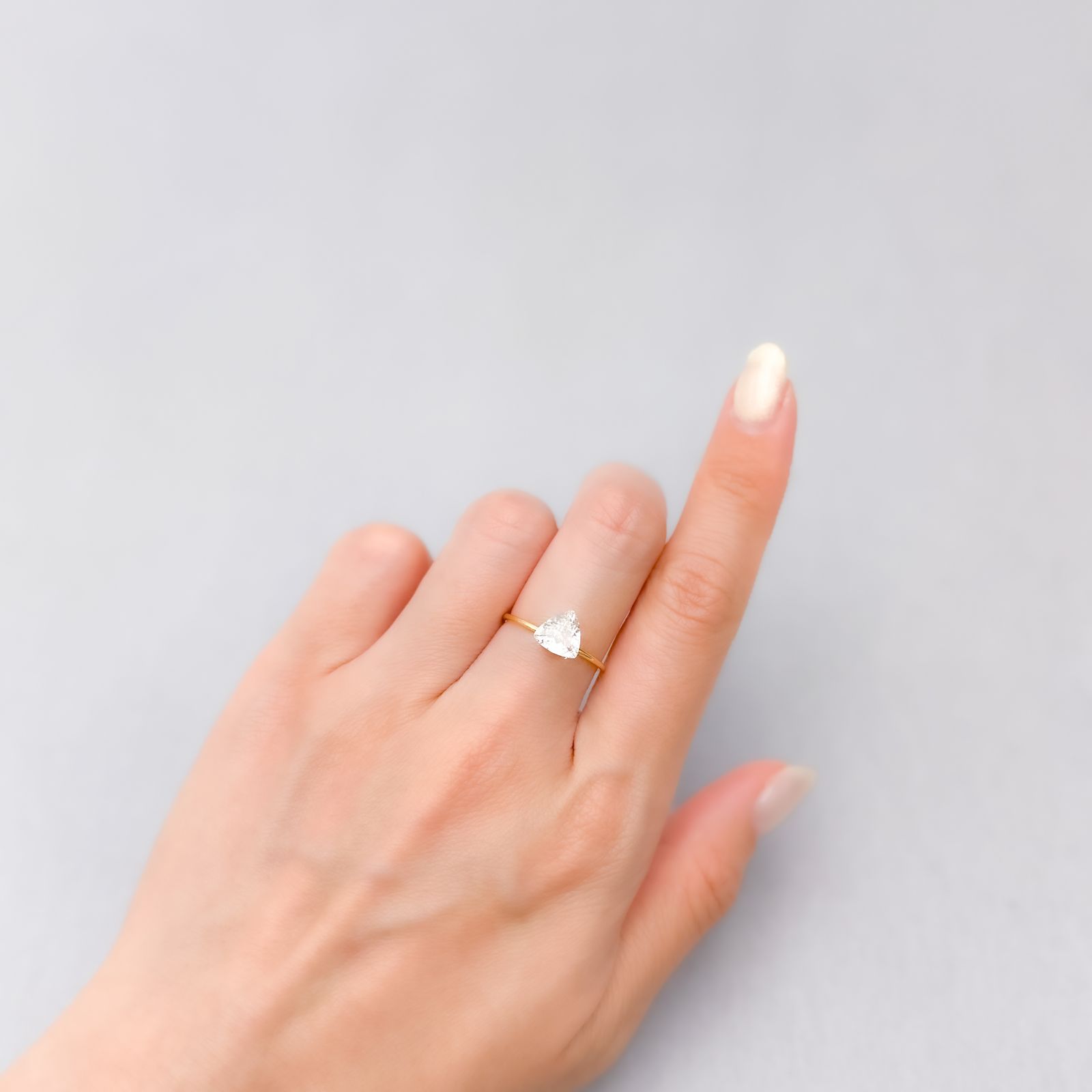 ダトーライト(宝石名ダトーライト)ロシア/アメリカ産 0.903ct ソ付(日独)[250430293]7.13x7.12mm前後