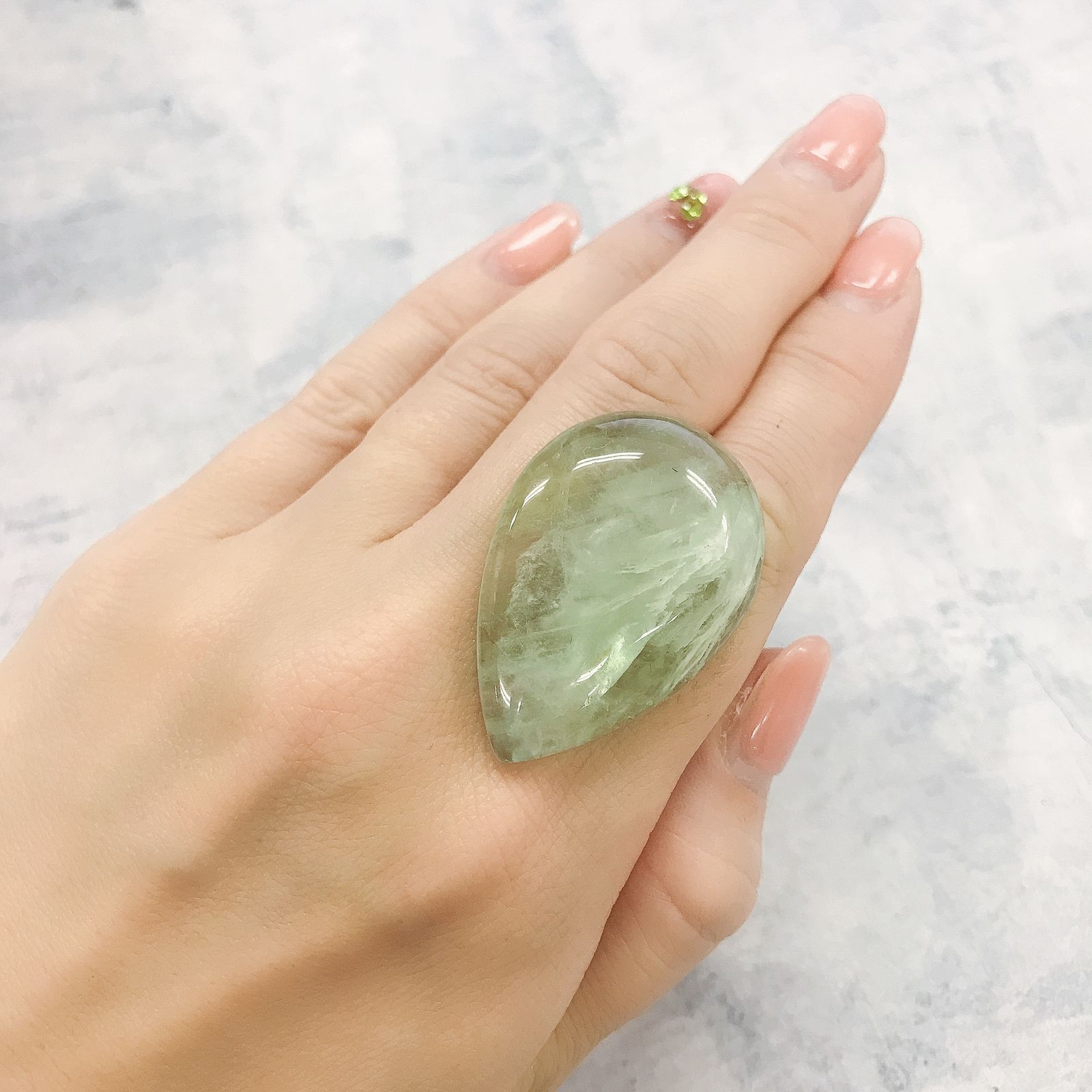 エンジェルフェザーフローライト 中国産 80.97ct[220415678]38.6x26.6mm前後