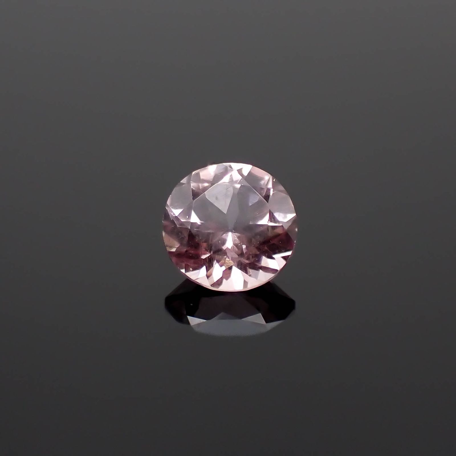 ドラゴンガーネット タンザニア産 0.56ct[230722958]5x4.9mm前後
