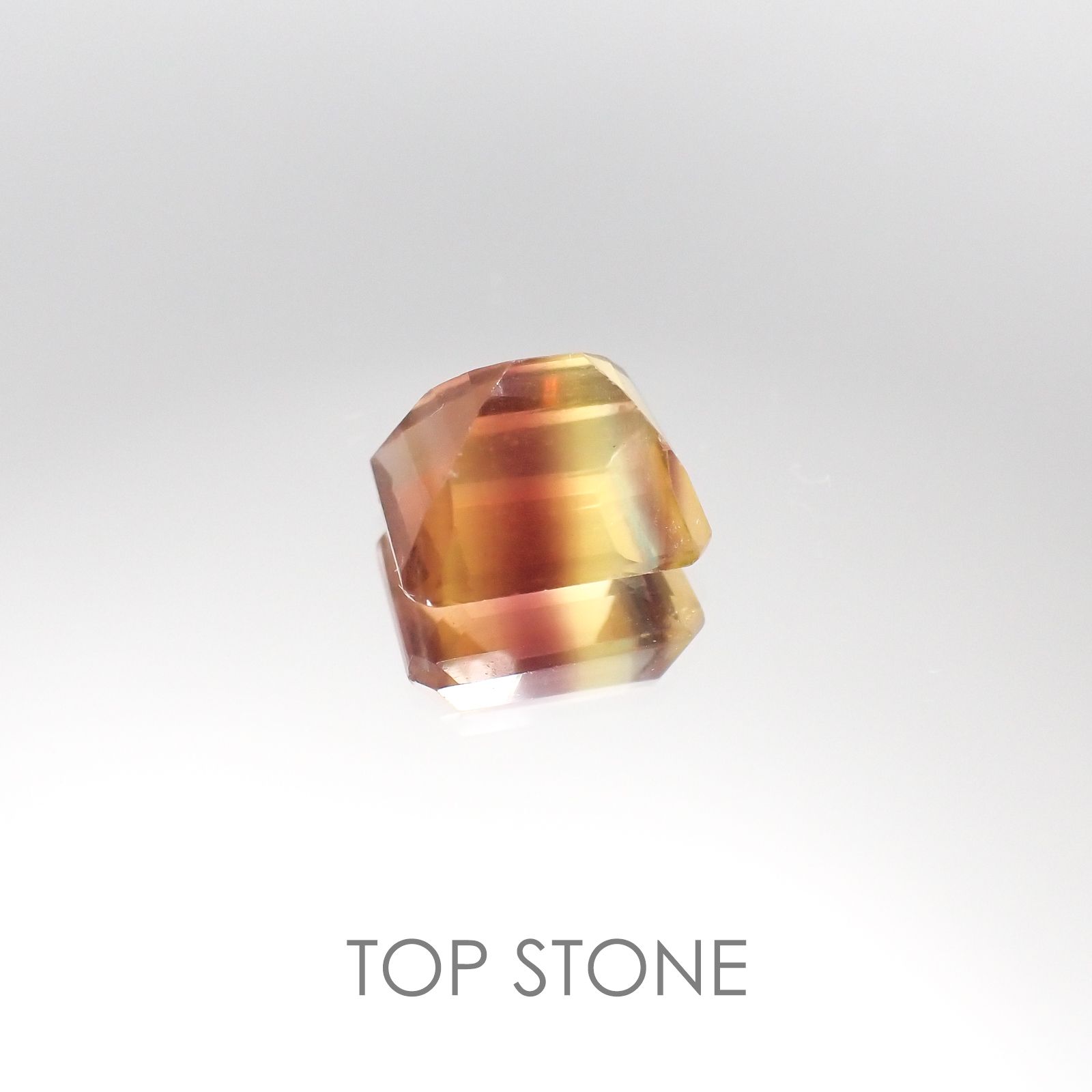 バイカラーフローライト ブラジル産 ルース 4.31ct[20095590]9.8×8mm前後