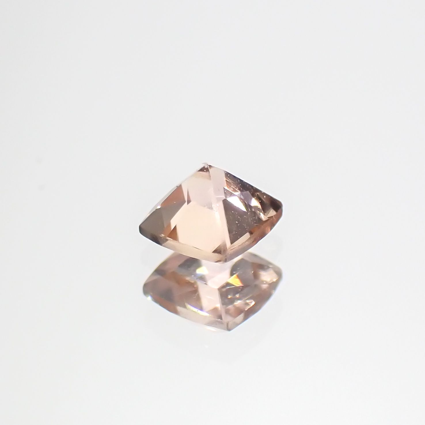インペリアルトパーズ ブラジル産 0.15ct[230923550]3x3mm前後