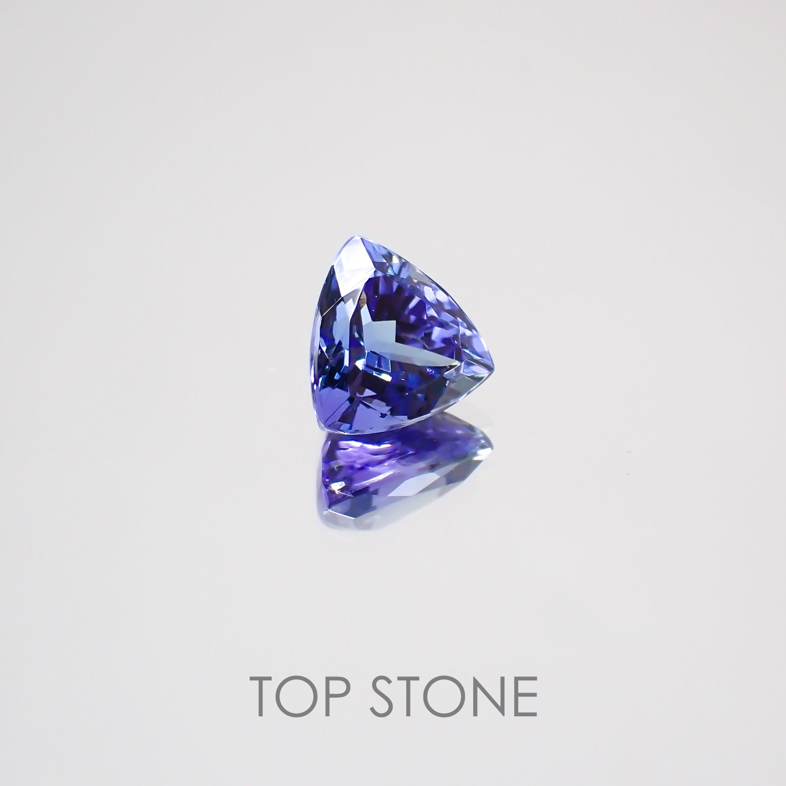 バイカラータンザナイト タンザニア産 ルース 1.6ct[210410416]7.1×7.1mm前後