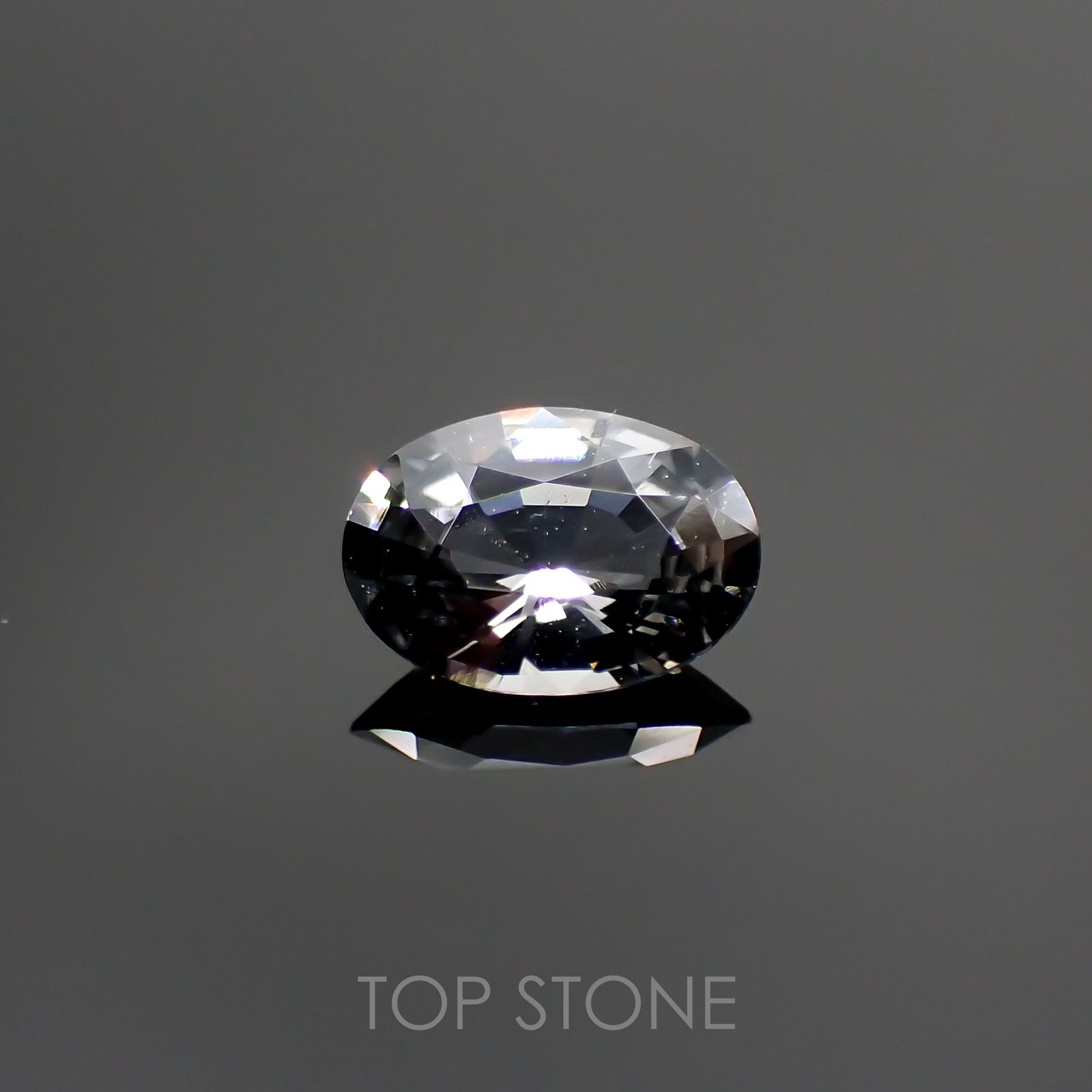 プラチナスピネル(宝石名スピネル) ビルマ産 0.648ct ソ付(彩珠)[210912847]6.6×4.8mm前後