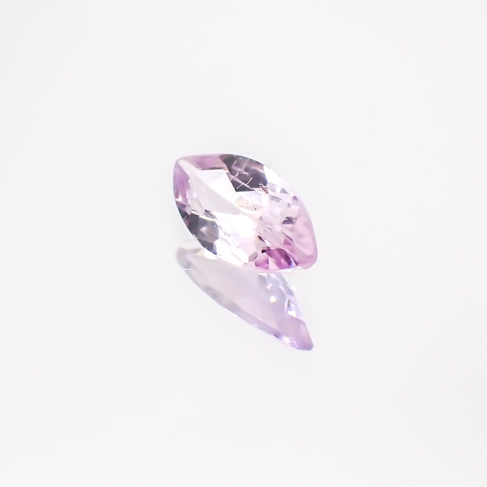 ピンクゾイサイト(宝石名ピンク・ゾイサイト)タンザニア産 0.32ct 識別済[231124169]7x3.4mm前後