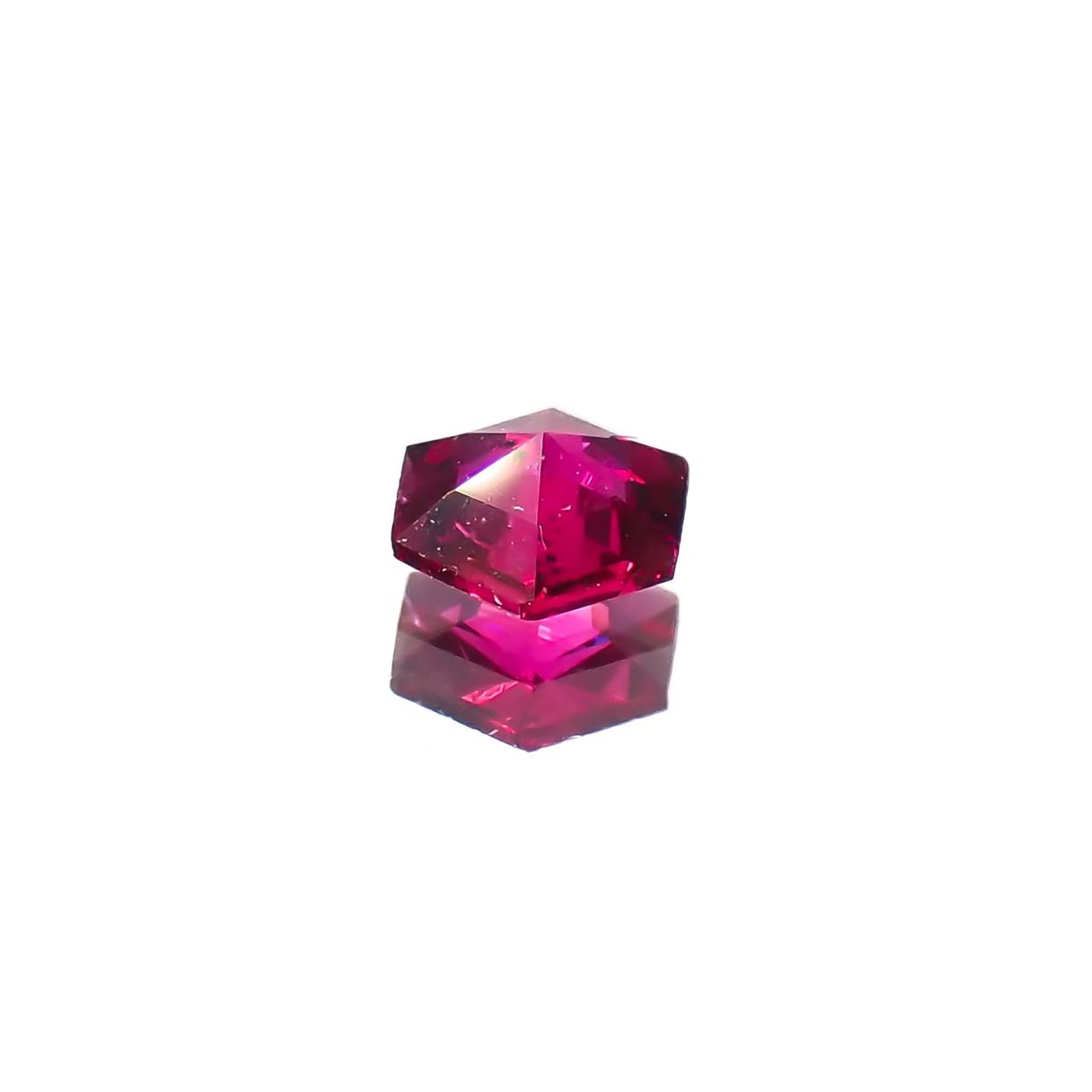 ◇ヘキサゴンカット◇ルビー 非加熱 モザンビーク産 0.20ct /  3.5x3.5mm前後[240427110]