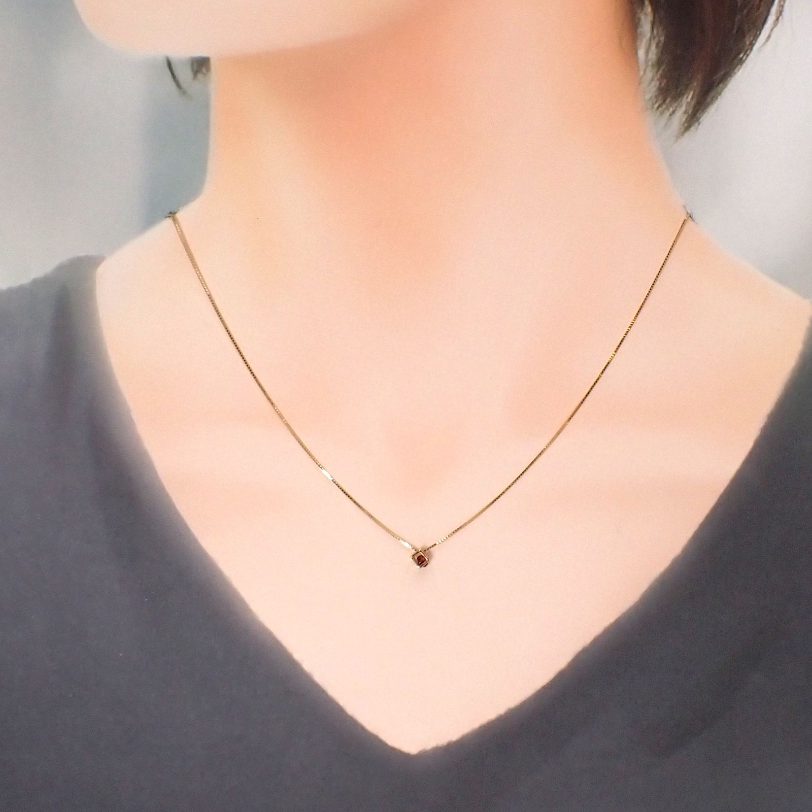 ◇K18 Reinette（レネット）◇ガーネット | キューブボックスデザイン [チャーム/ペンダントトップ※チェーン別売り]