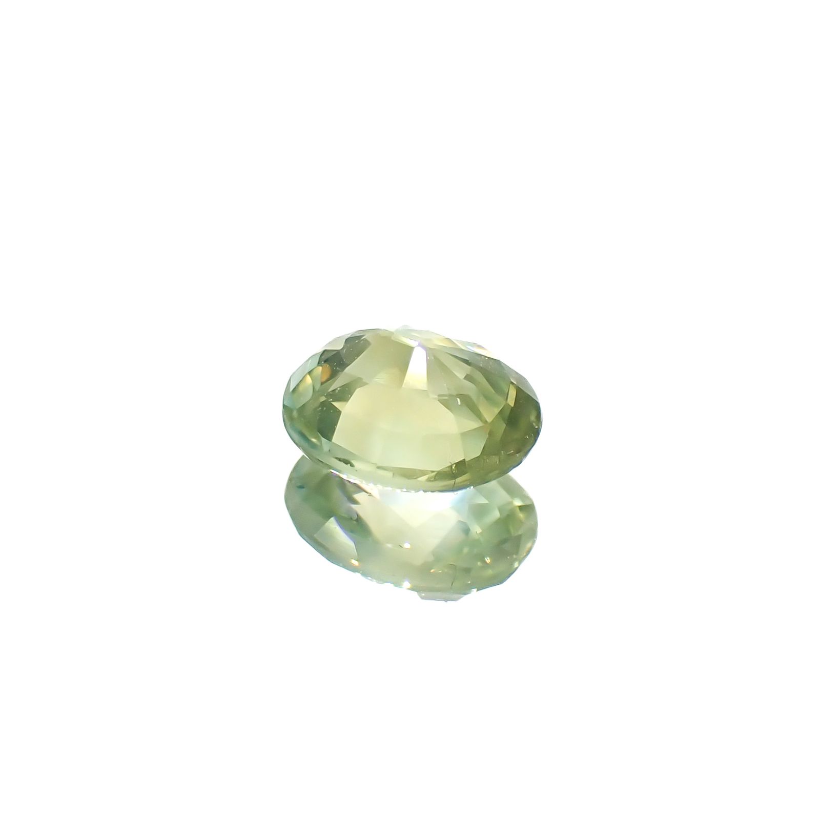 シルキーアレキサンドライト タンザニア産 0.59ct [241129513]5.7x4.7mm前後