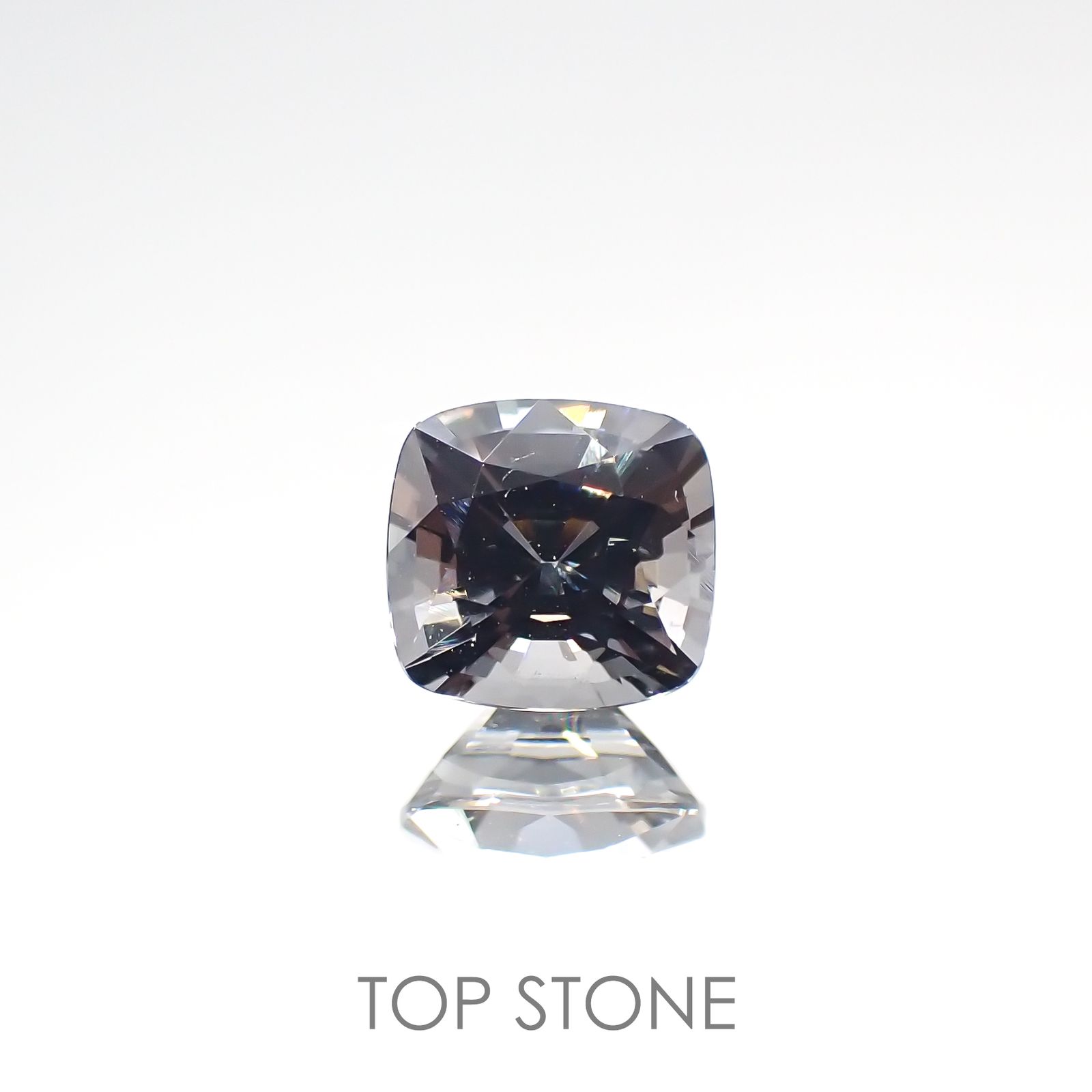 プラチナスピネル ビルマ産 ルース 0.86ct[210812843]5.5×5.2mm前後