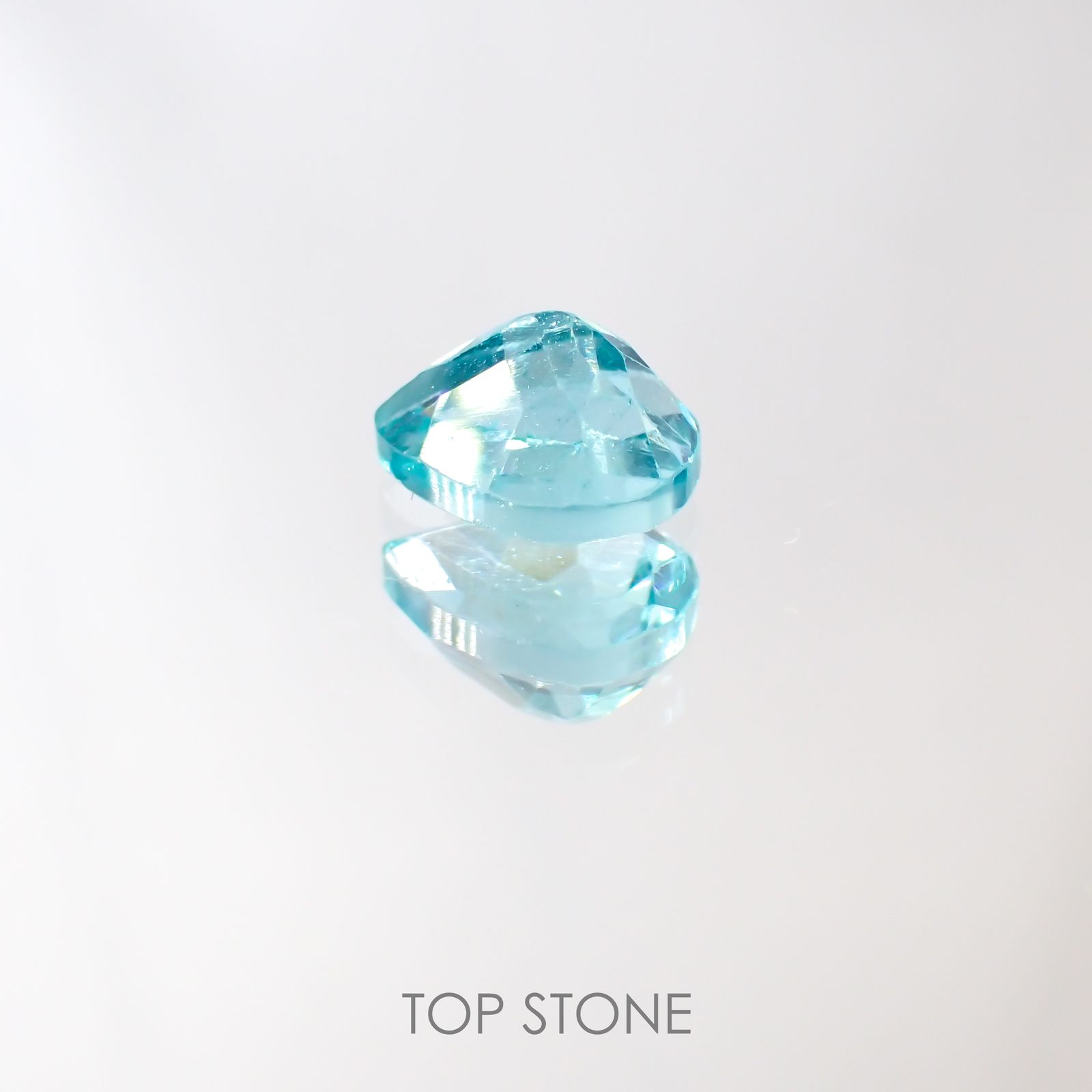 アパタイト(宝石名アパタイト) マダガスカル産 0.88ct 識別済[211013525]6.6×5mm前後