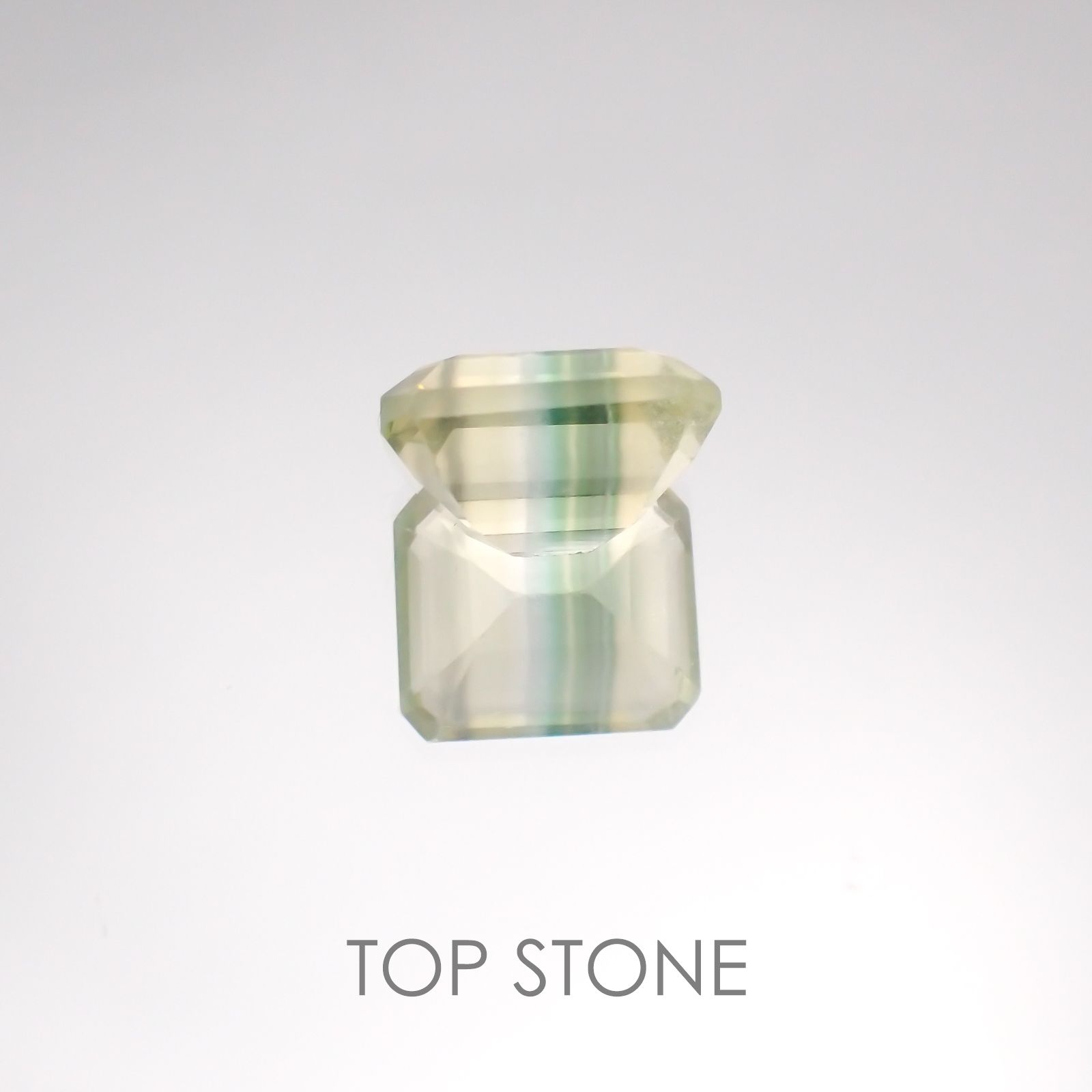 バイカラーフローライト ブラジル産 ルース 7.43ct[20128502]11.9×10mm前後