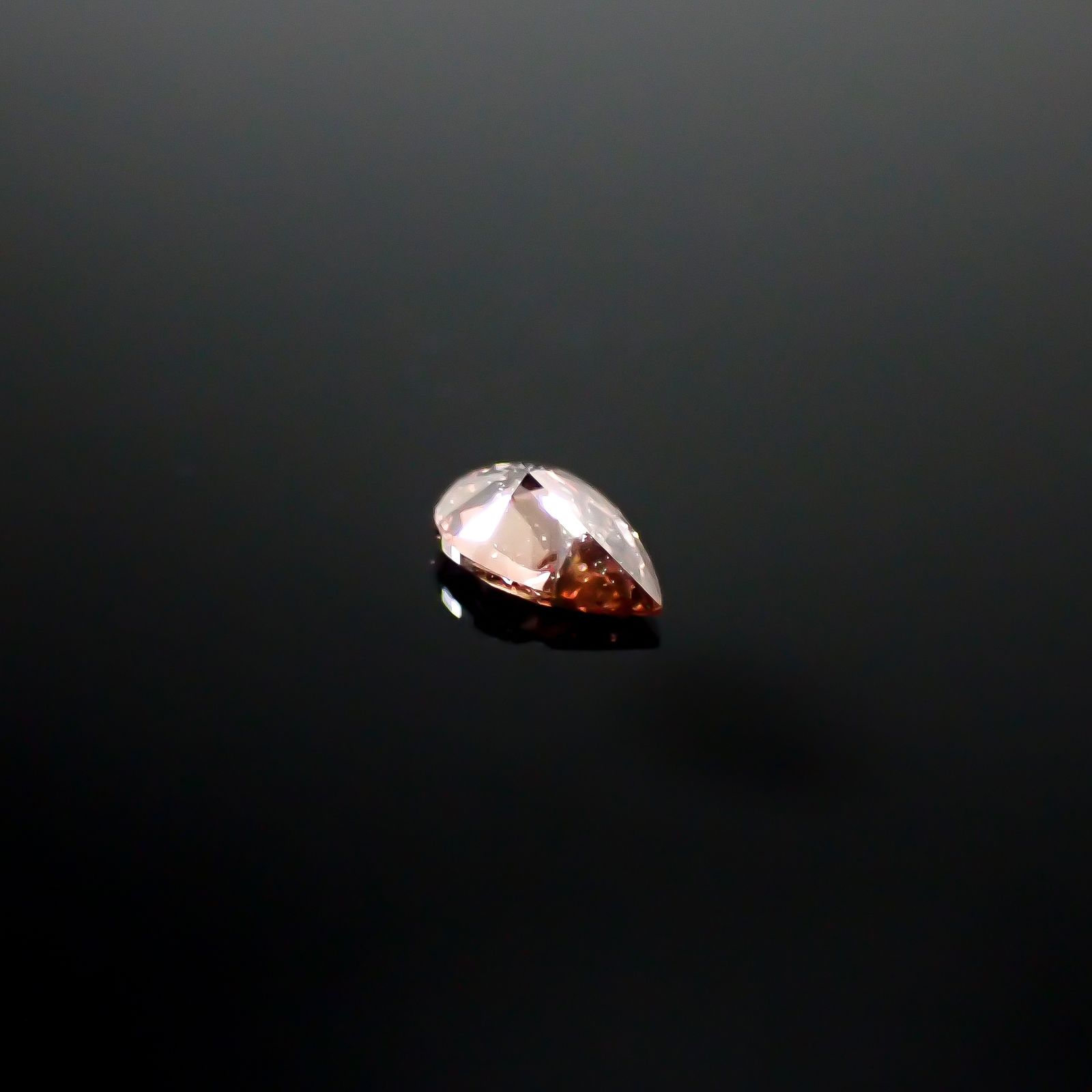 ピンクダイヤモンド(宝石名ダイアモンド SI-2/FANCY DEEP BROWNISH PINK) 0.058ct ソ付(AGT)[250129706]3.29x2.04mm前後