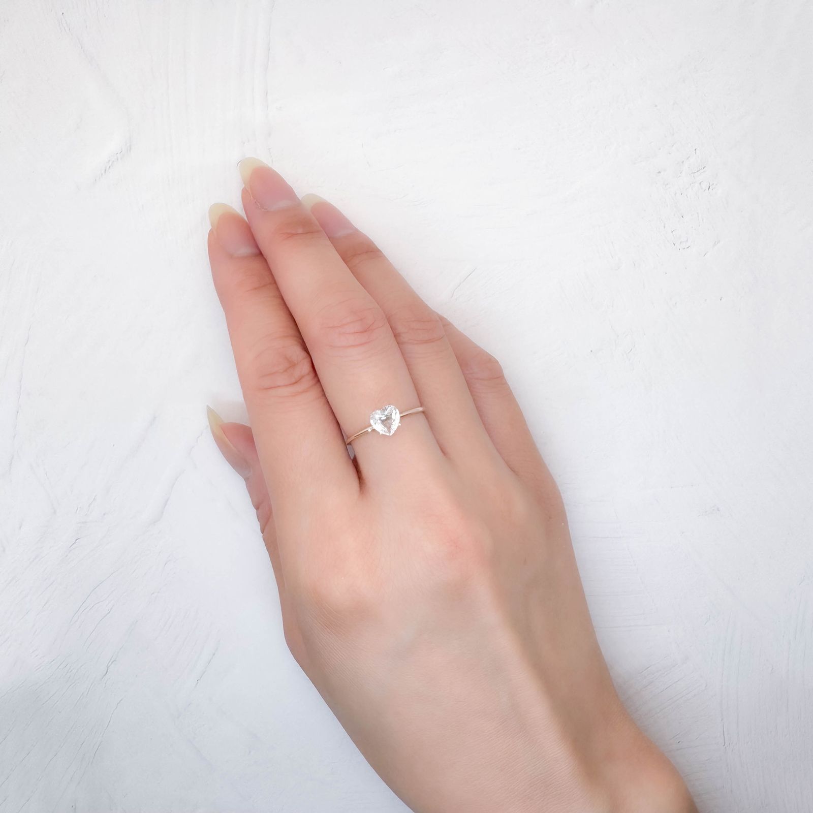 レインボームーンストーン タンザニア産 0.58ct [250730922]5.9x5.9mm前後