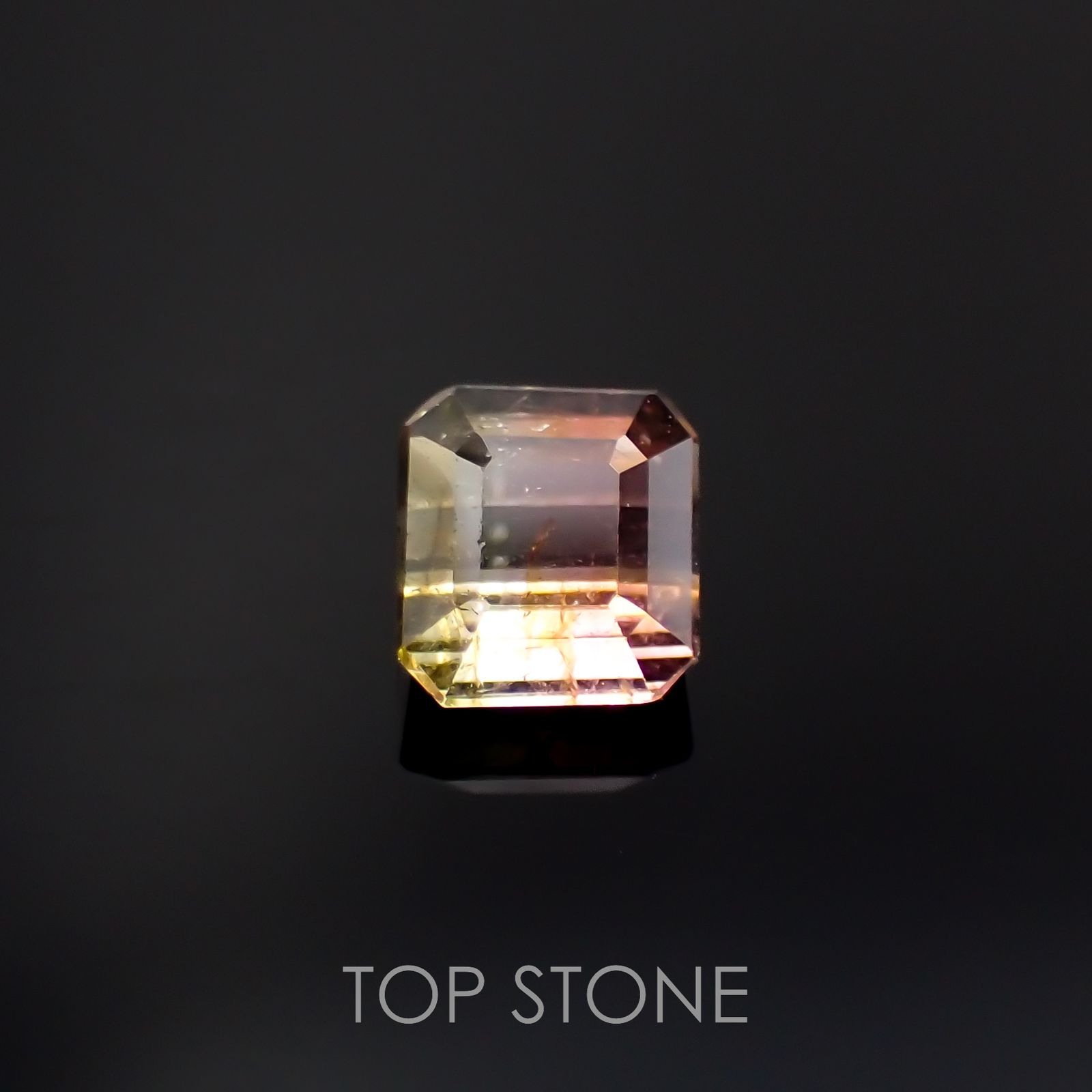 バイカラートルマリン(宝石名トルマリン)アフガニスタン産 0.66ct 識別済[221219562]4.6x5mm前後