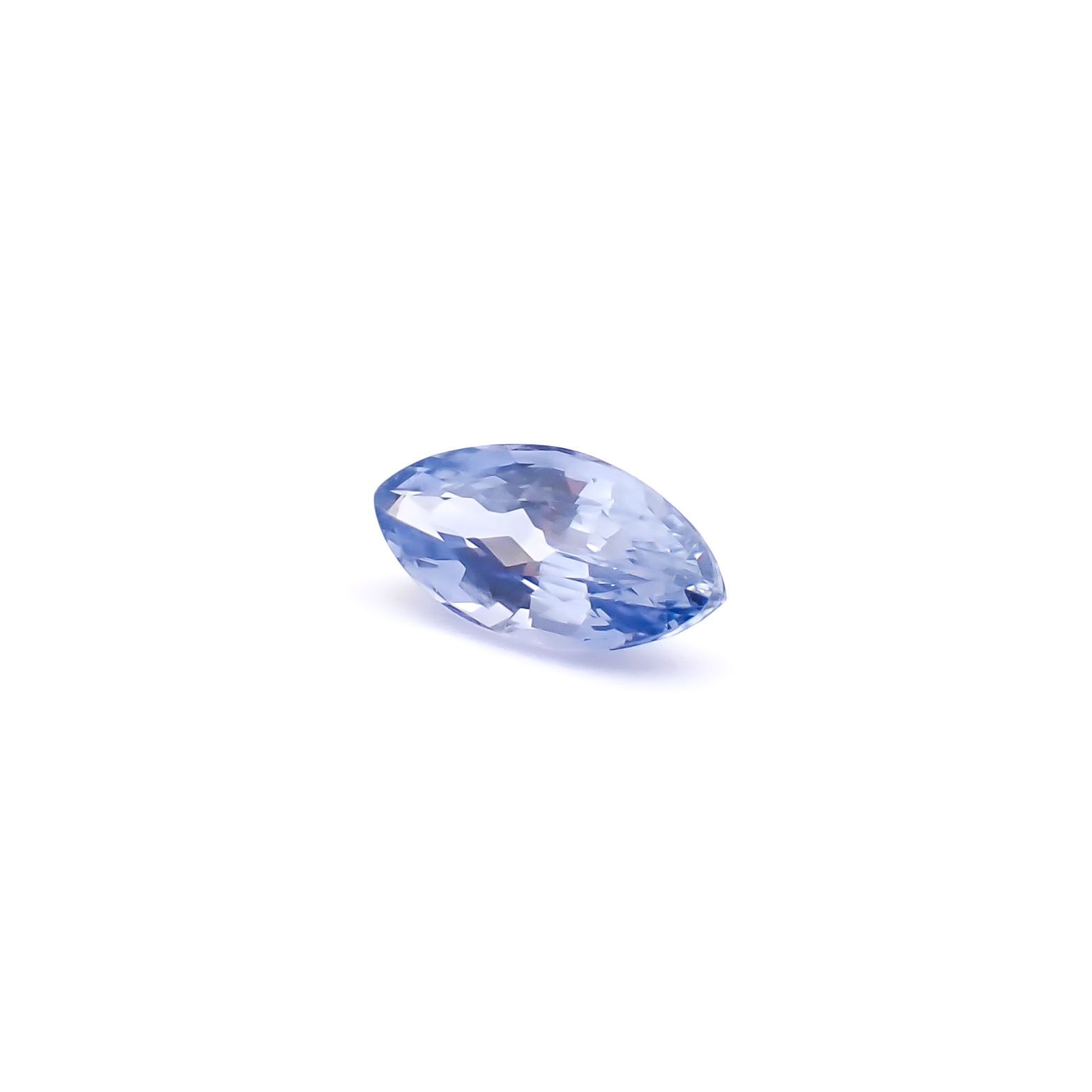 アイスブルーサファイア スリランカ/マダガスカル産 0.82ct / 8.3x4mm前後 [260632471]