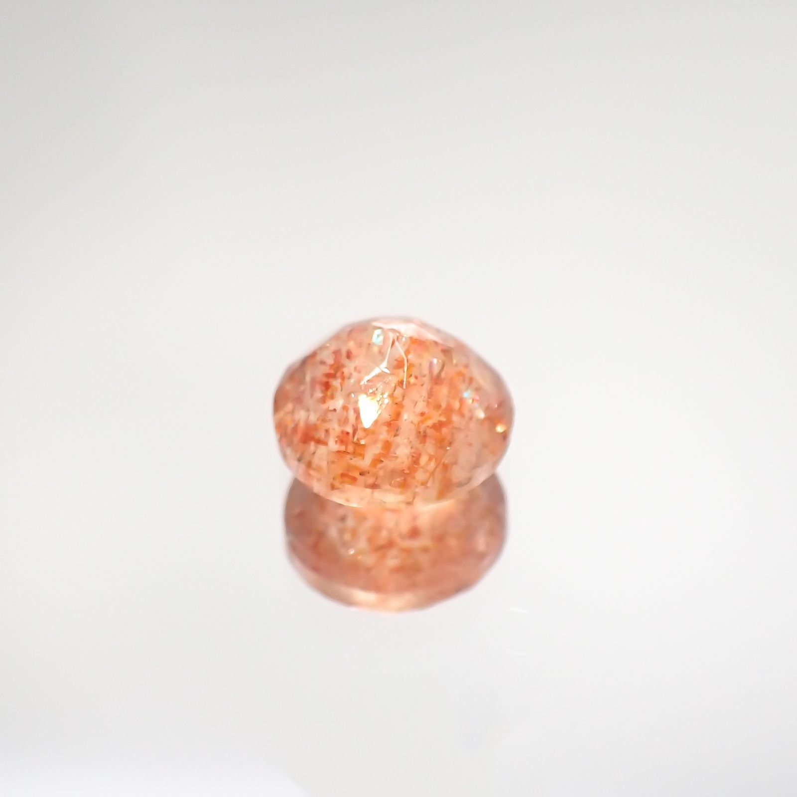 イリュージョンサンストーン(宝石名フェルドスパー) タンザニア産 1.91ct 識別済[210812298]7.9×7.9mm前後