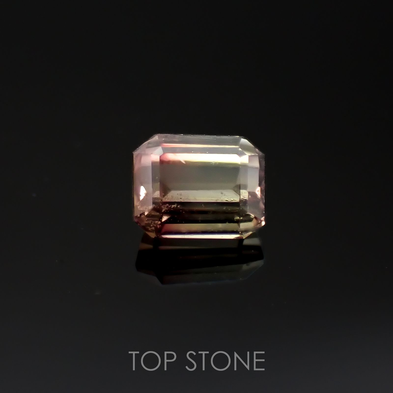 バイカラーサファイア(宝石名バイカラー・サファイア)タンザニア・ソンゲア鉱山産 0.30ct 識別済[220717152]3.7x2.9mm前後