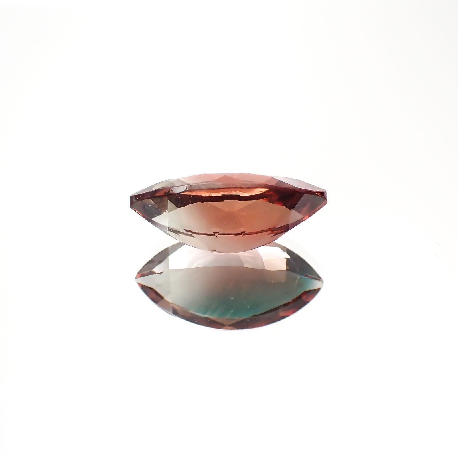パーティカラーオレゴンサンストーン(宝石名パーティカラード・ラブラドライト)アメリカ・オレゴン州産 2.37ct 識別済[221018924]13.2x7.1mm前後