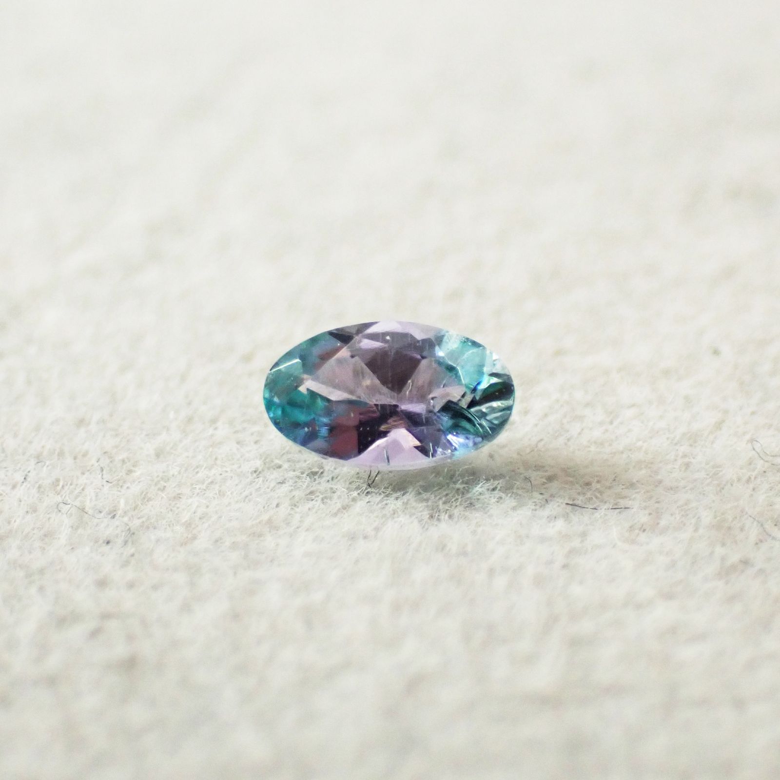 ブルーコーネルピン(宝石名コーネルピン)タンザニア産 識別済 0.26ct / 5x2.9mm前後 [251019225]