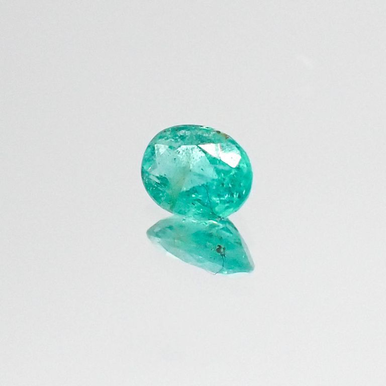 パライバトルマリン(宝石名トルマリン/別名パライバ・トルマリン) ブラジル産 0.180ct ソ付(宝貴協)[20073528]4.1×3.1mm前後