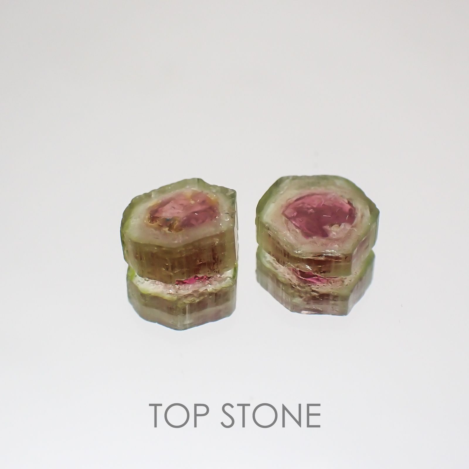 ウォーターメロントルマリン 2個セット ブラジル産 原石・結晶 2.25ct[21019627]7.1-7.7×6.6-6.9mm前後