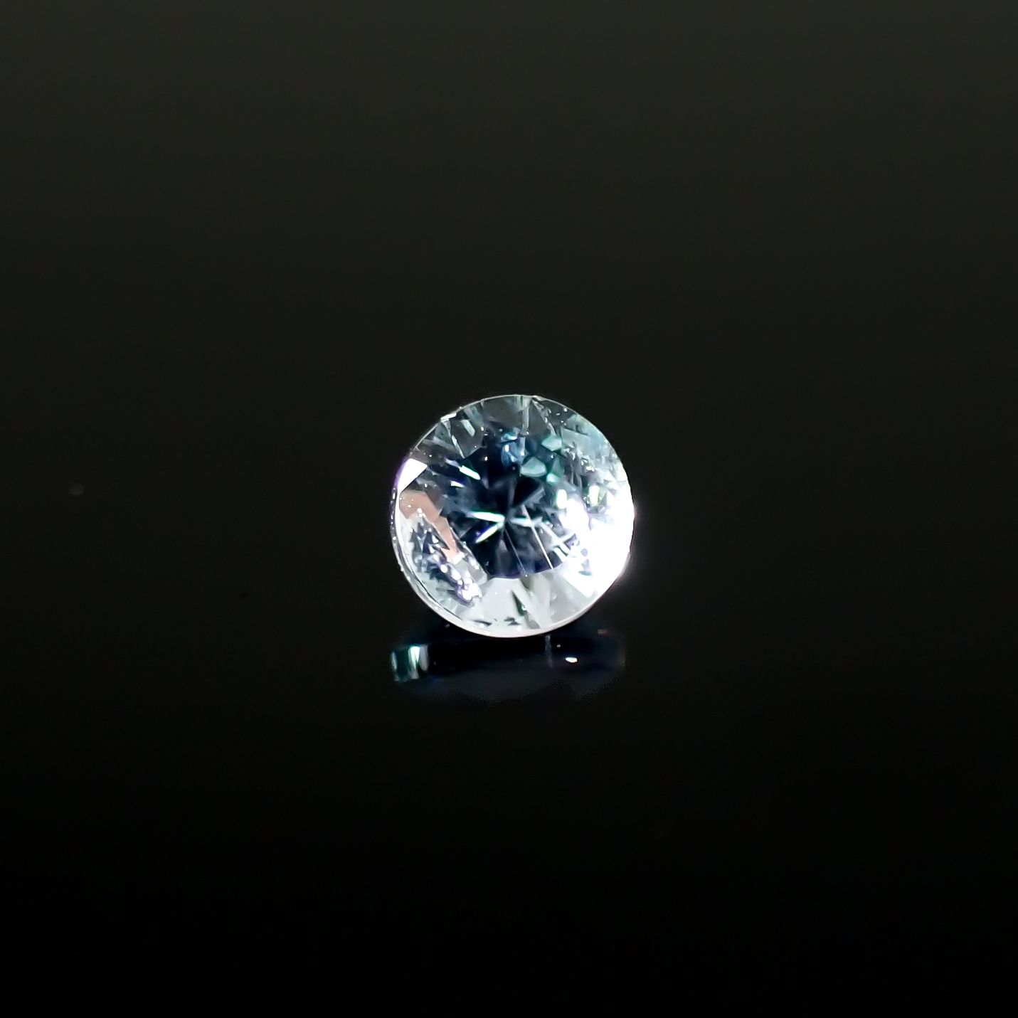 ブルーコーネルピン タンザニア産 0.068ct[240225900]2.3x2.3mm前後