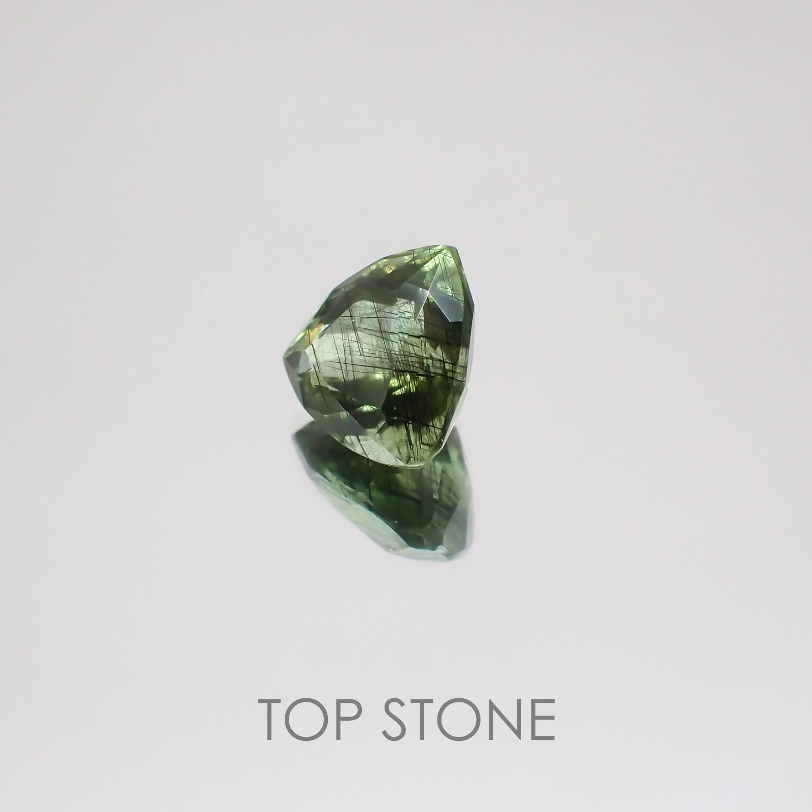ルドウィジャイトインペリドット  パキスタン産 ルース 3.41ct[20128794]9.5×9.5mm前後