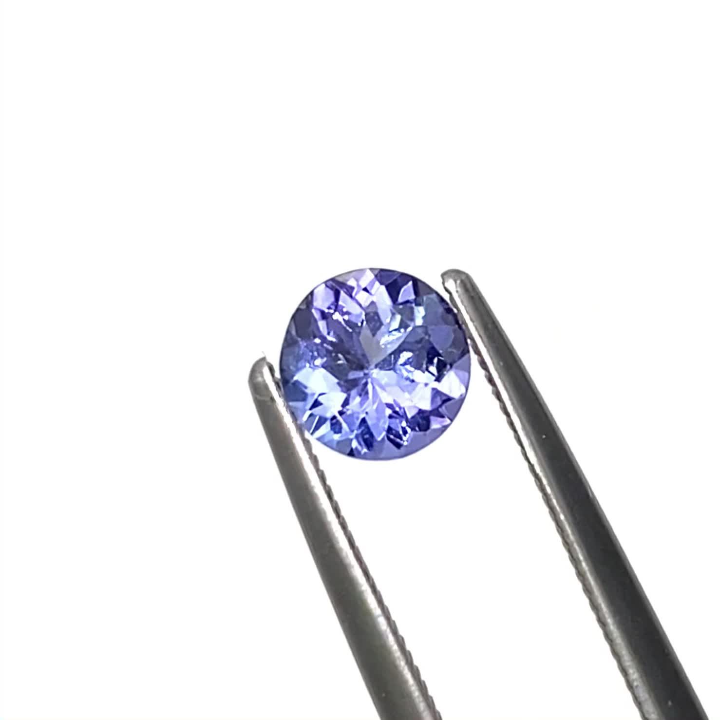 タンザナイト(宝石名タンザナイト)タンザニア産 識別済 0.67ct / 5.6x5