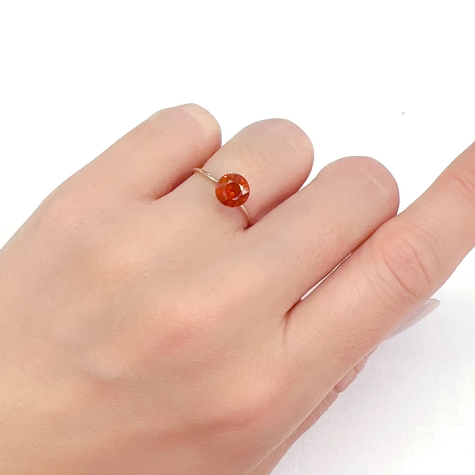 オレンジカイヤナイト ネパール産 1.71ct[240326705]6.8x6.8mm前後