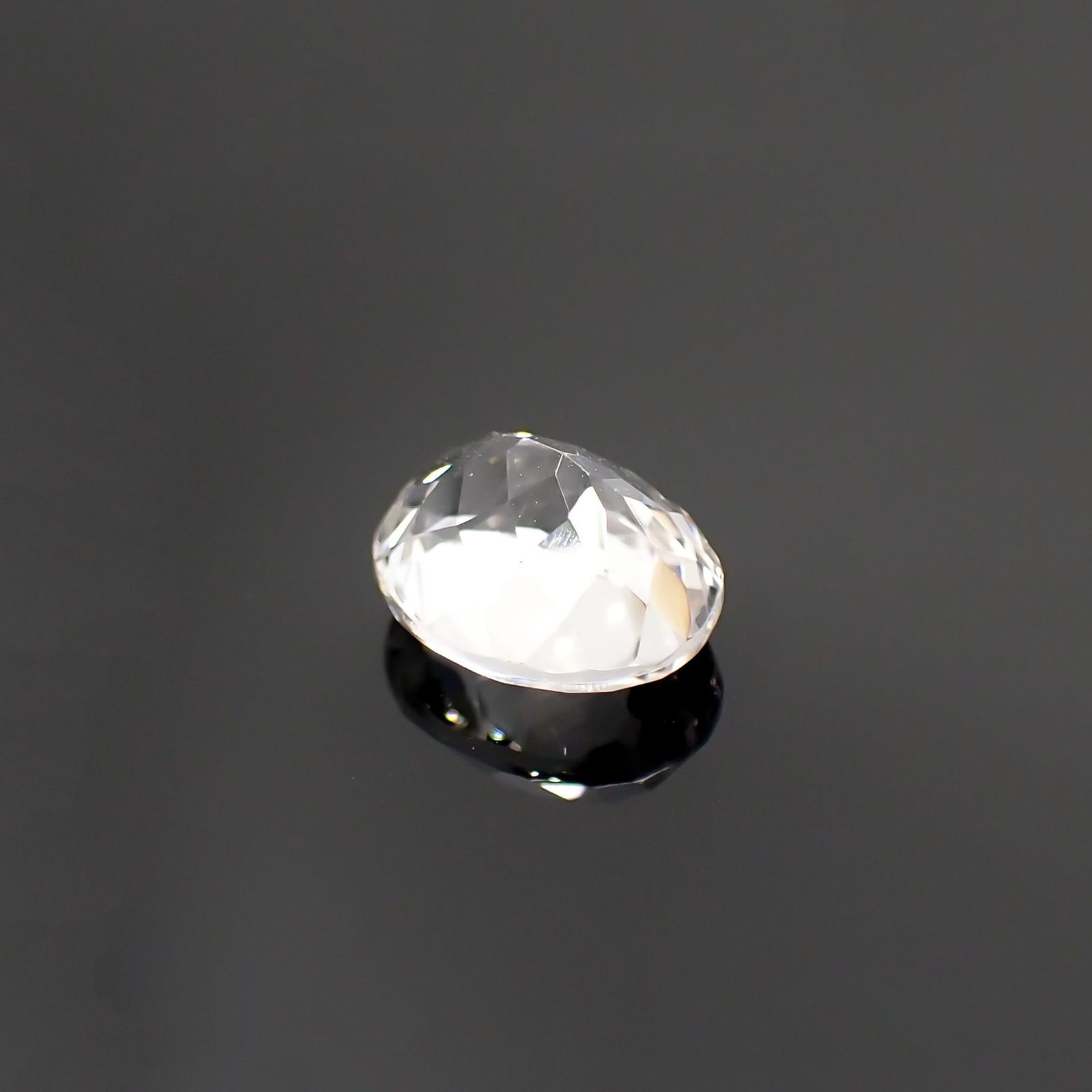 カラーレススポジュミン(宝石名ホワイト・スポジュミン) ブラジル産 3.17ct 識別済[210912626]9.8×7.8mm前後