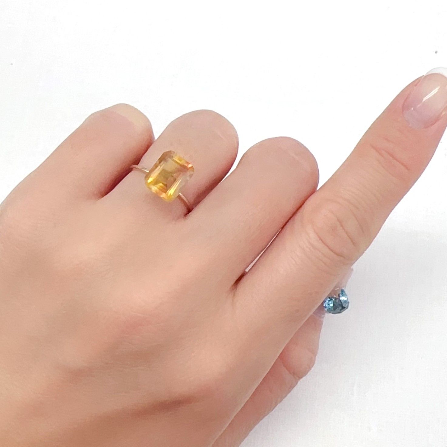 パーティカラーフローライト フルオレッセンス ブラジル産 3.46ct[240326909]9.8x7.9mm前後