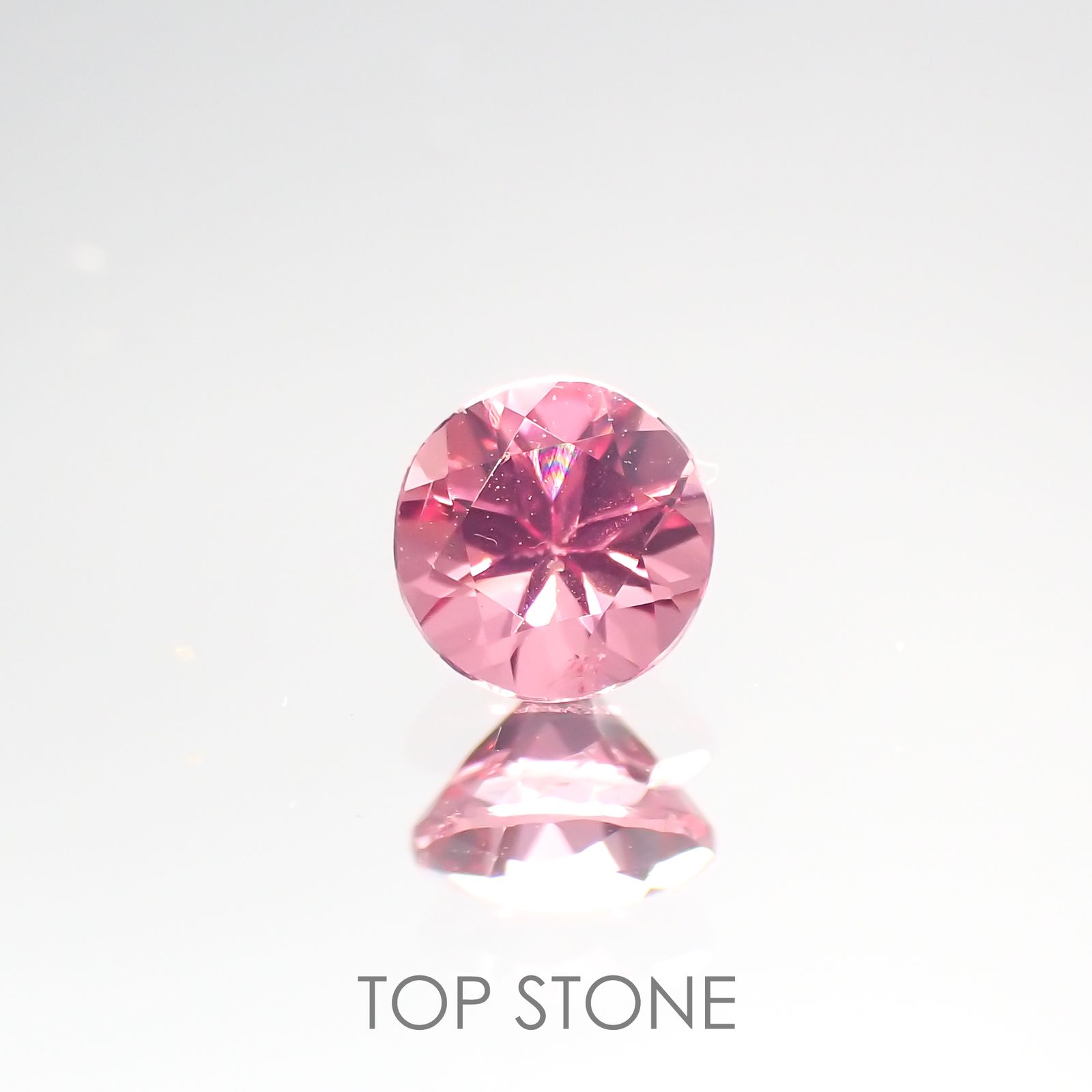 ホットピンクスピネル(宝石名ピンク・スピネル) タンザニア産 0.32ct 識別済[210812585]4×4mm前後