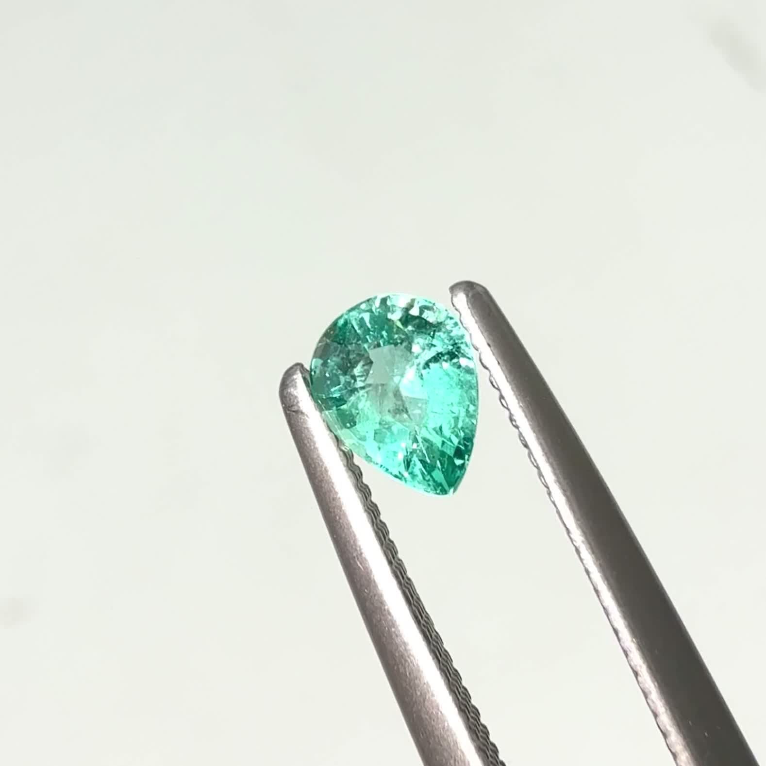 ミントベリル(宝石名グリーン・ベリル)ブラジル産 0.86ct 識別済