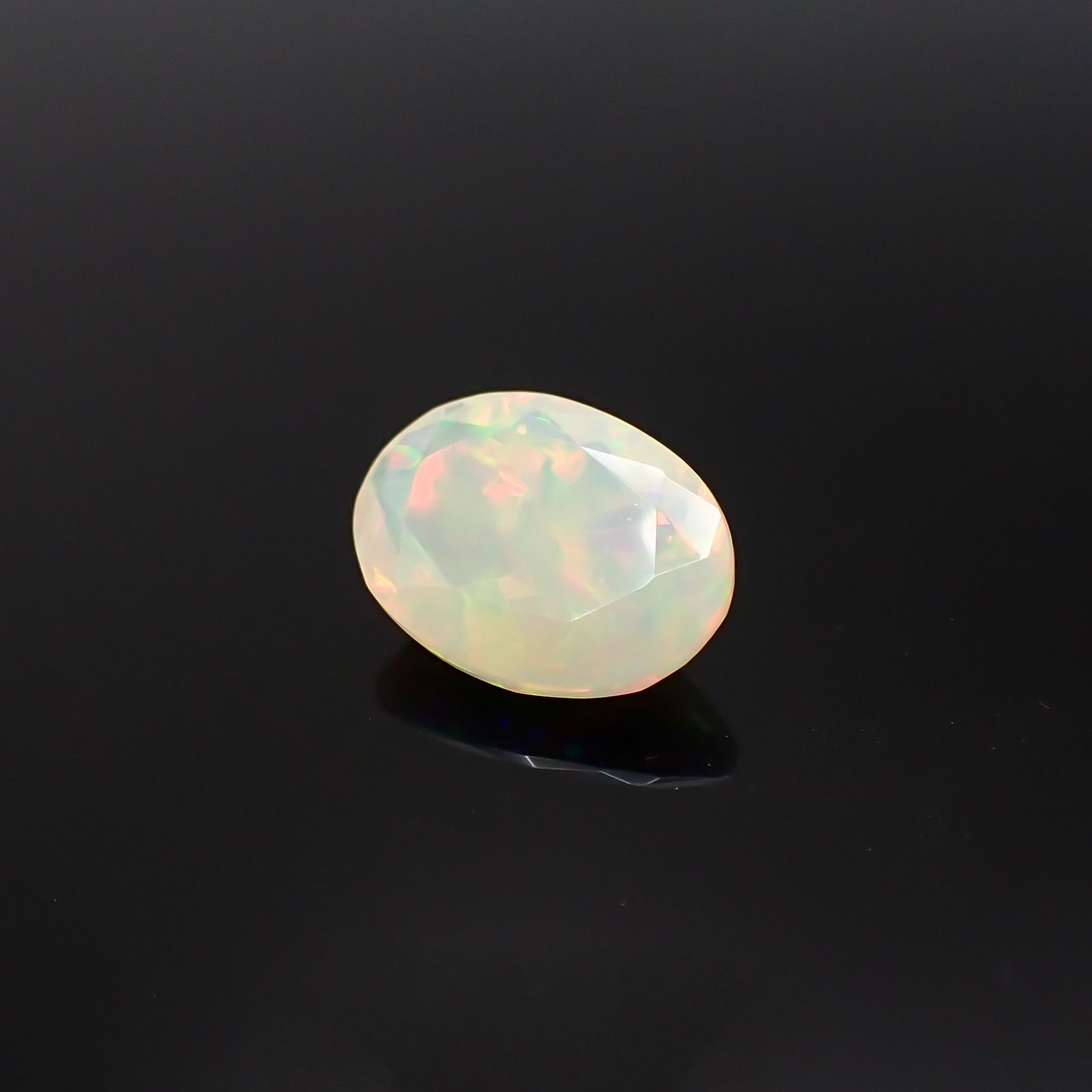 エチオピアオパール(宝石名オパール)エチオピア産 2.99ct 識別済[220917705]13.6x9.8mm前後