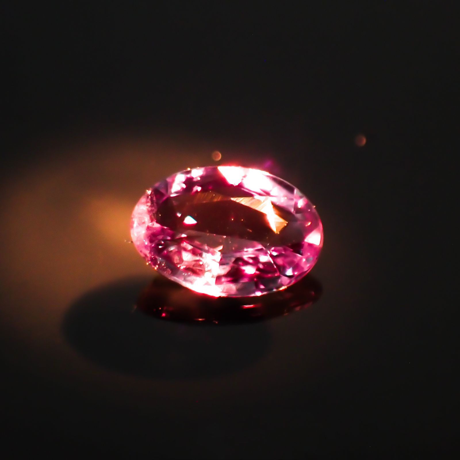 アレキサンドライト(宝石名アレキサンドライト)ブラジル産/EmeraldMains社製 0.120ct ソ付(彩珠)[220113813]3.7x2.6mm前後