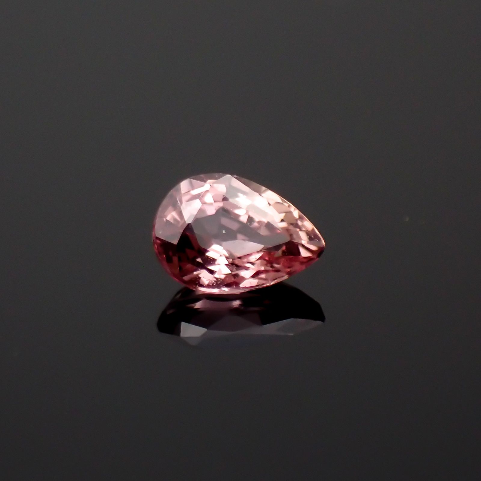 パパラチャサファイア 非加熱(宝石名サファイア/別名パパラチャ・サファイア)スリランカ産 0.19ct GIA鑑付[230521936]4.14x2.99mm前後