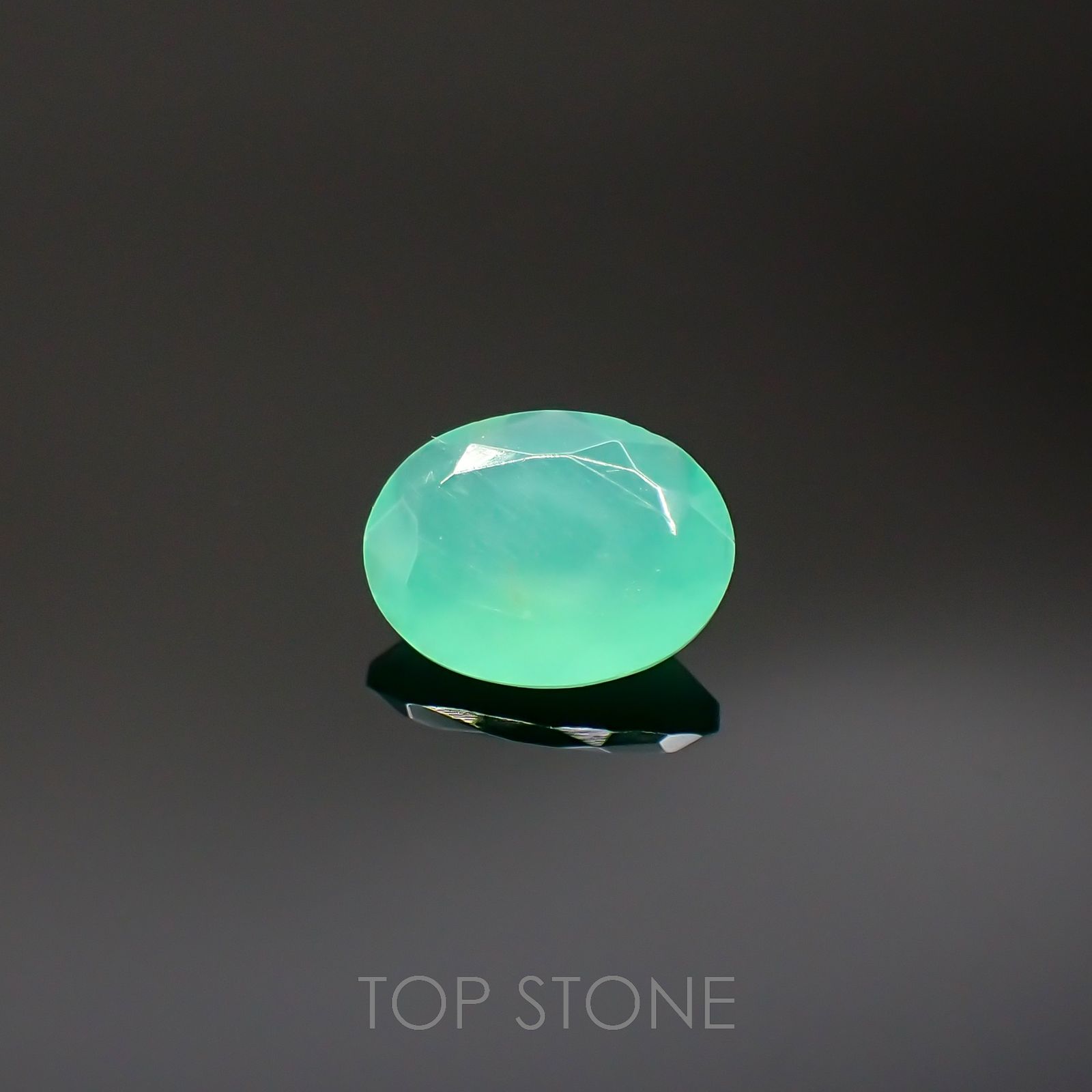 グリーンオパール 南アフリカ産 0.77ct[220717054]7.9x6.1mm前後