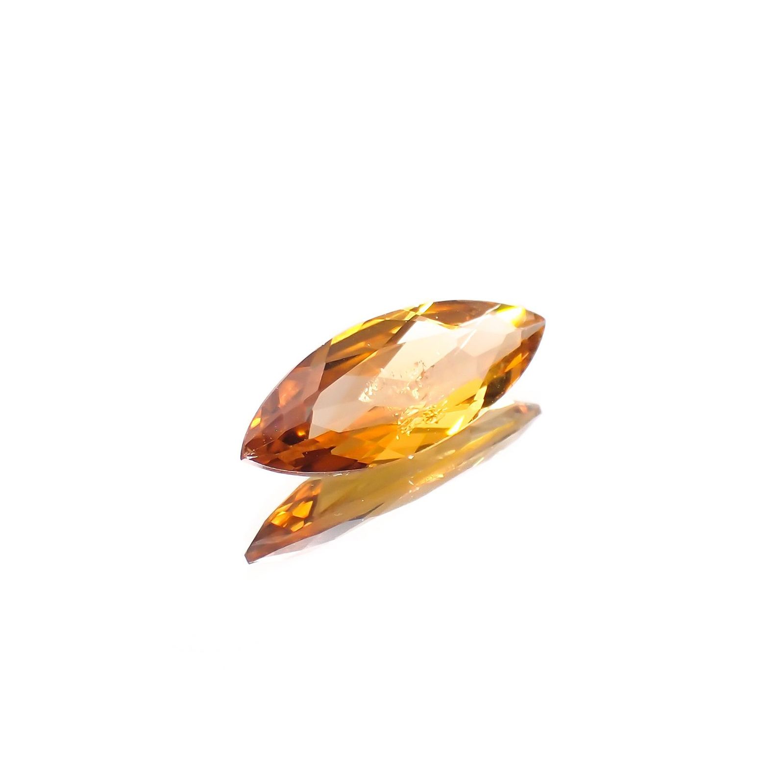 マグネシオアキシナイト フルオレッセンス(宝石名マグネシオ・アキシナイト)タンザニア産 ソ付(日独) 2.510ct / 17.22x6.39mm前後 [230421871]