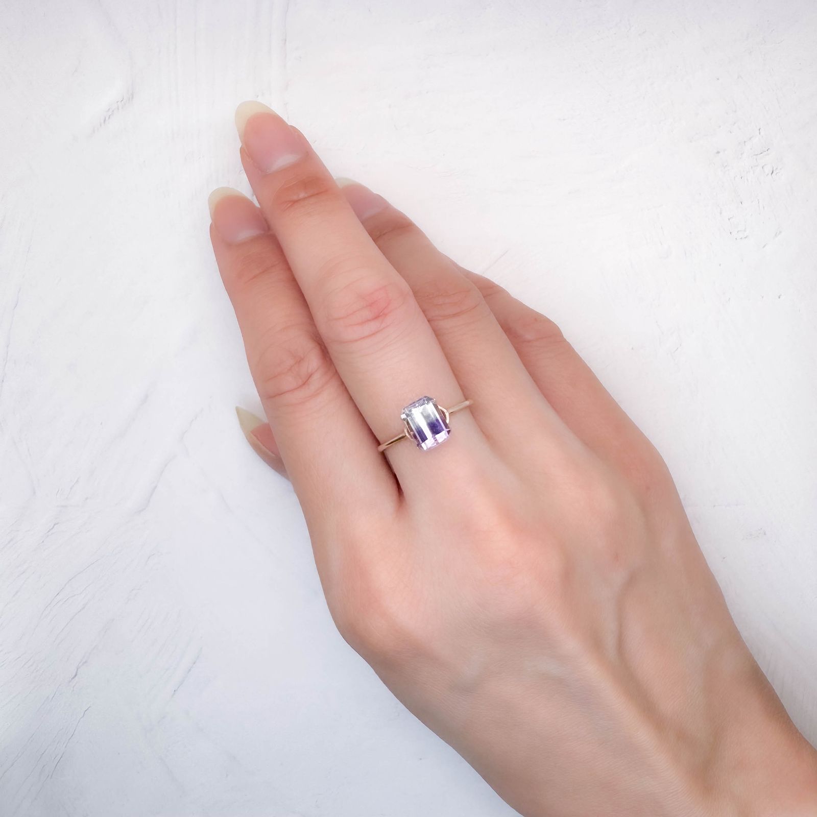 アワーグラスアメジスト モロッコ産 1.61ct / 7.9x6mm前後 [250730894]