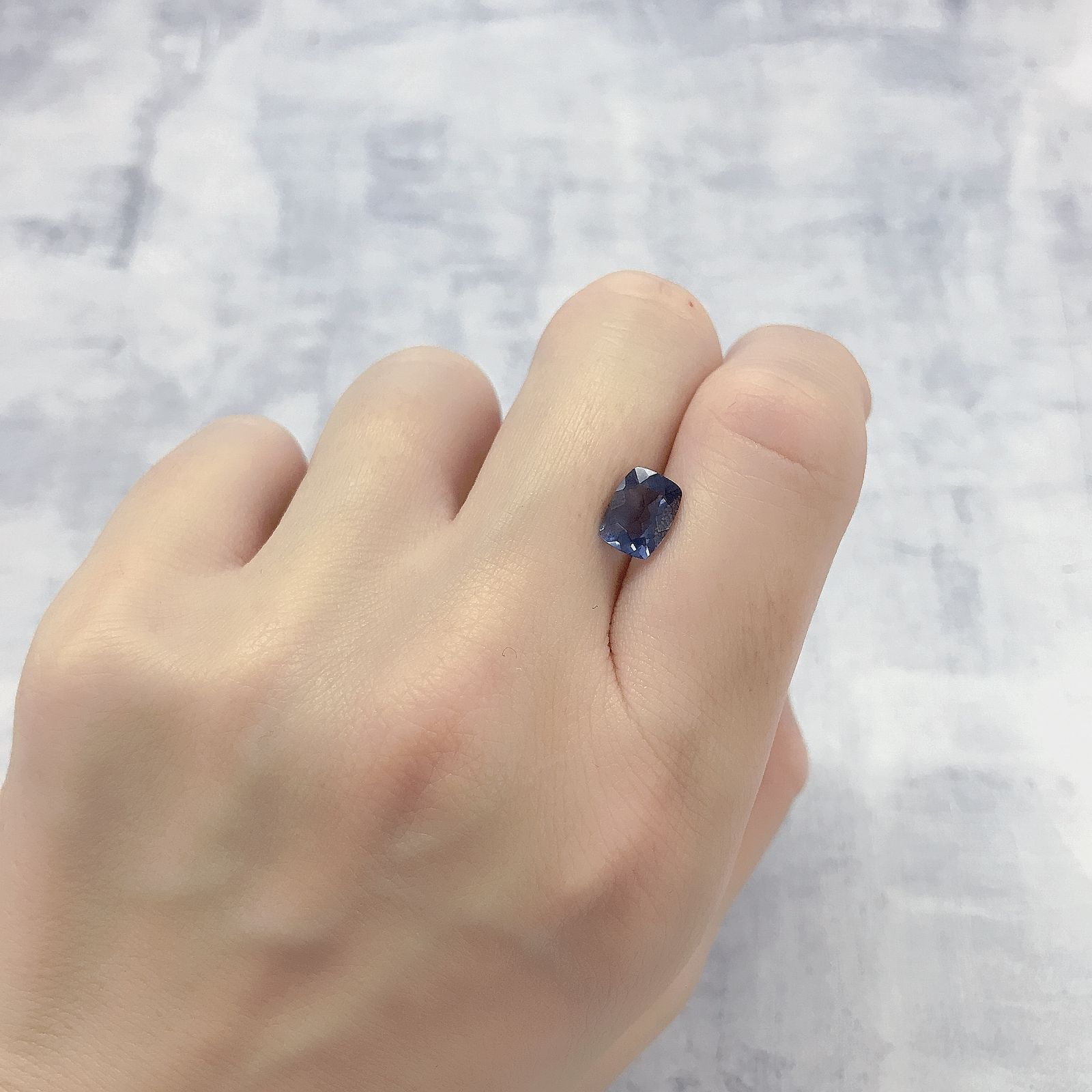 カラーチェンジフローライト(宝石名ブルー・フルオライト)ブラジル産 1.68ct 識別済[220114241]8.2x6.2mm前後