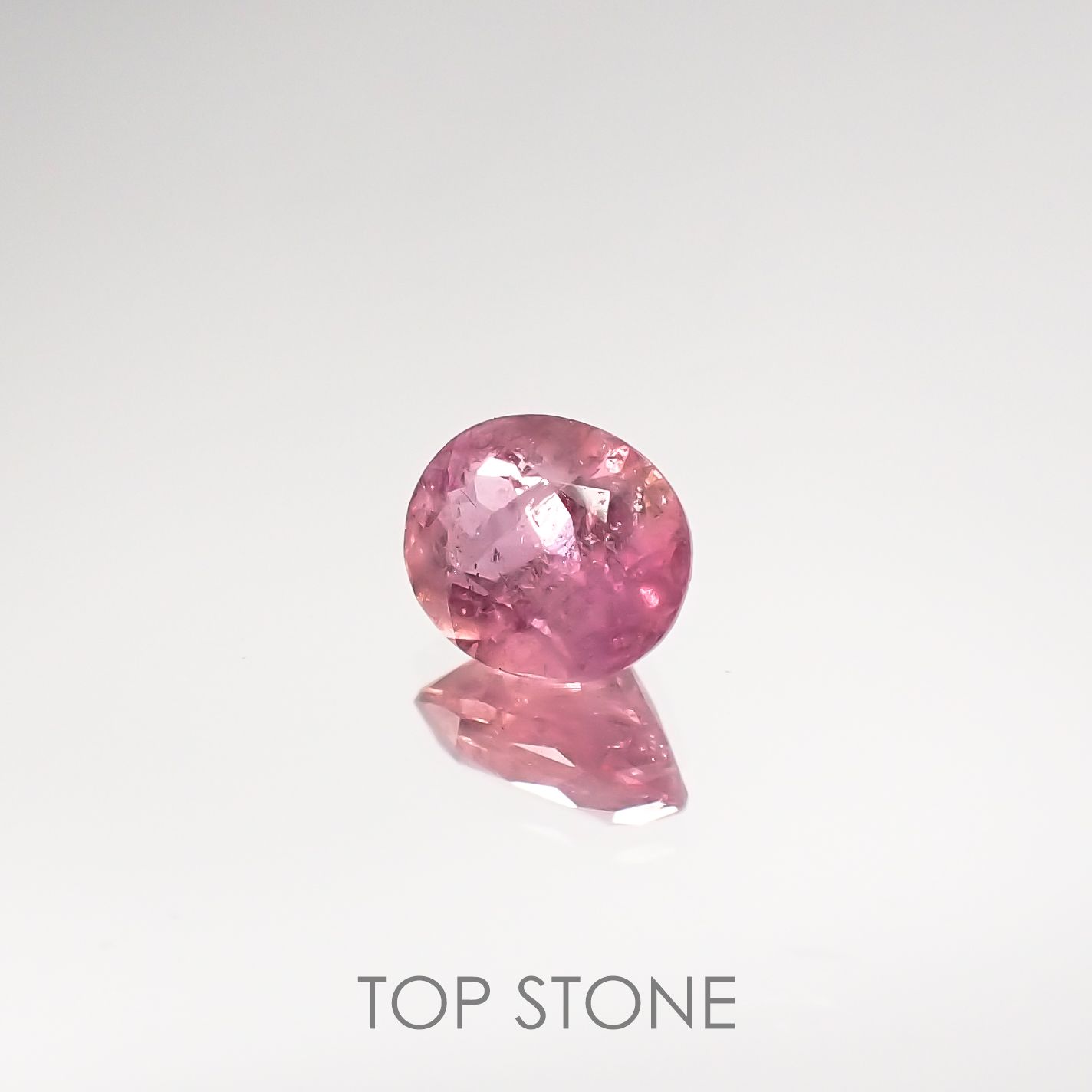 ペツォッタイト(ラズベリル)(宝石名ペツォッタイト) マダガスカル産 0.338ct ソ付(彩珠)[210711800]4.8×3.9mm前後