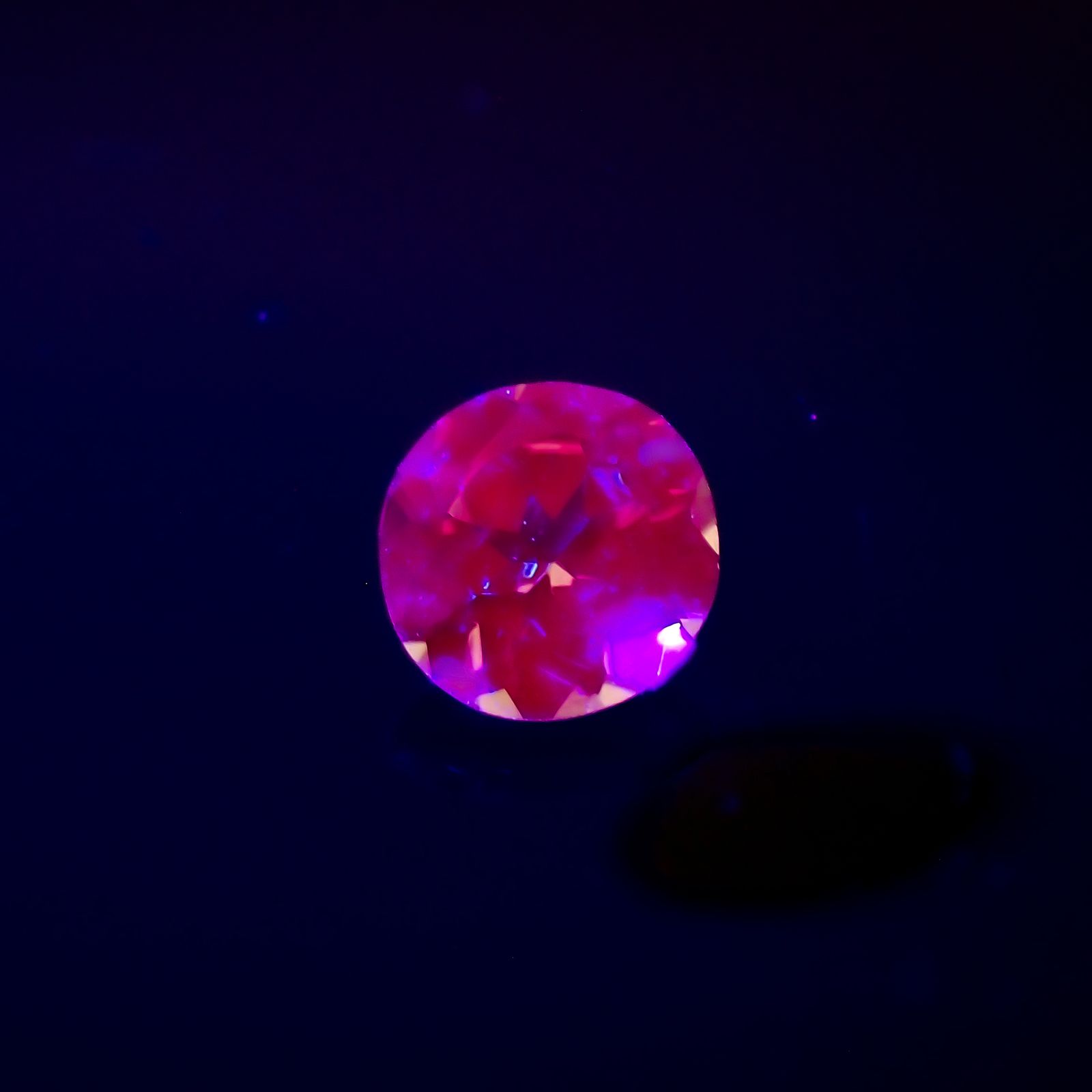 ドラゴンガーネット タンザニア産 0.22ct[230421442]3.4x3.4mm前後