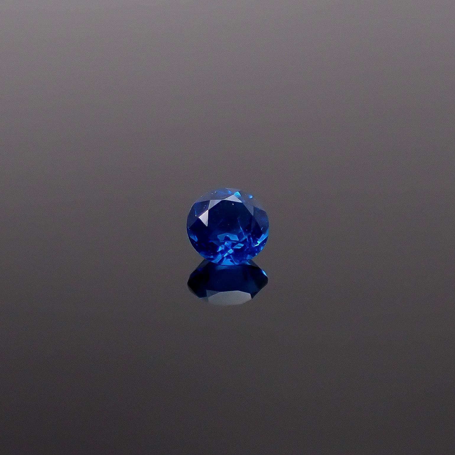 アウイナイト フルオレッセンス ドイツ産 0.042ct / 2.3x2.3mm前後 [260131502]