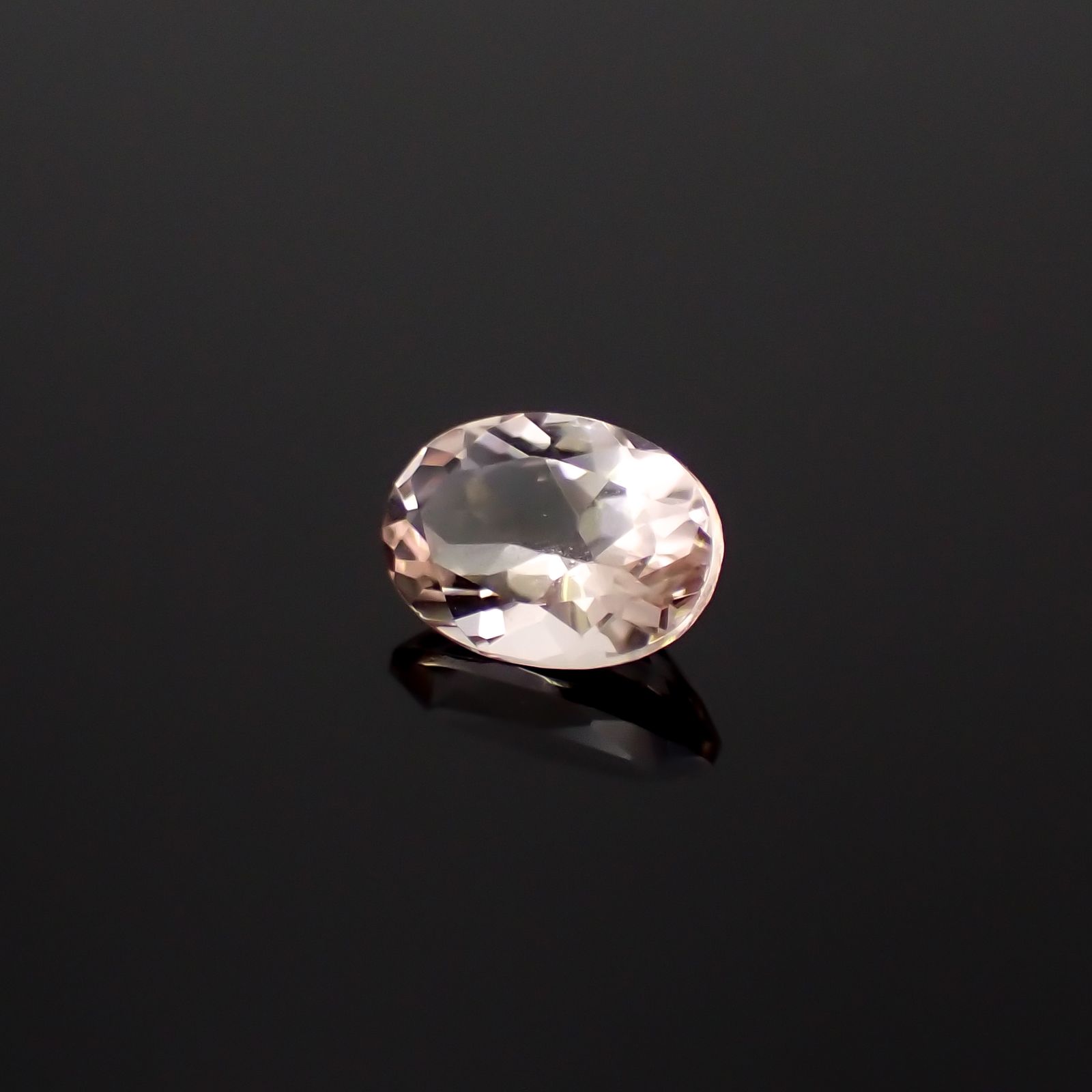 モルガナイト(宝石名モルガナイト)ナイジェリア産 0.71ct 識別済[230321165]7x5mm前後