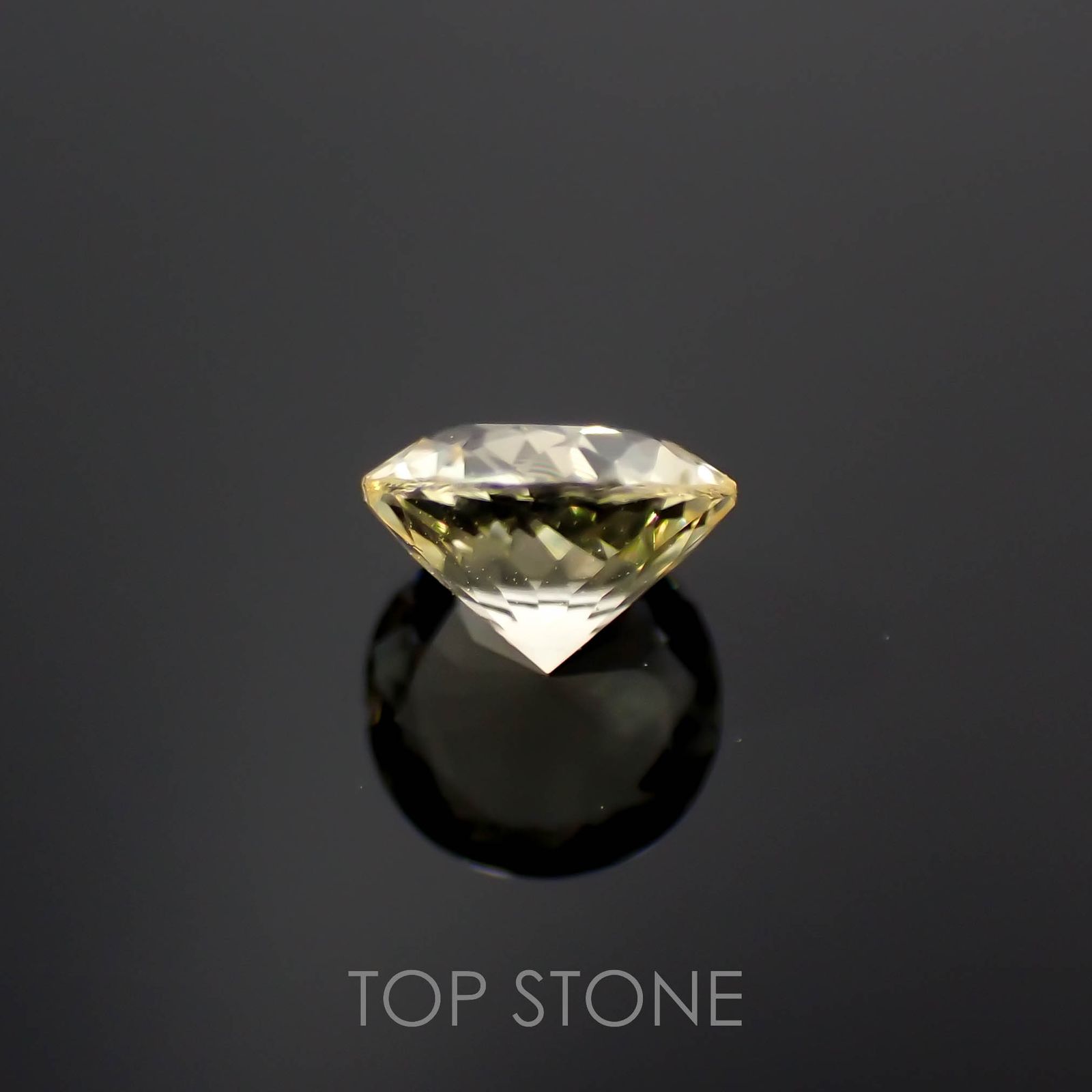 イエロースキャポライト(宝石名イエロー・スキャポライト)タンザニア産 0.43ct 識別済[221219401]5x5mm前後