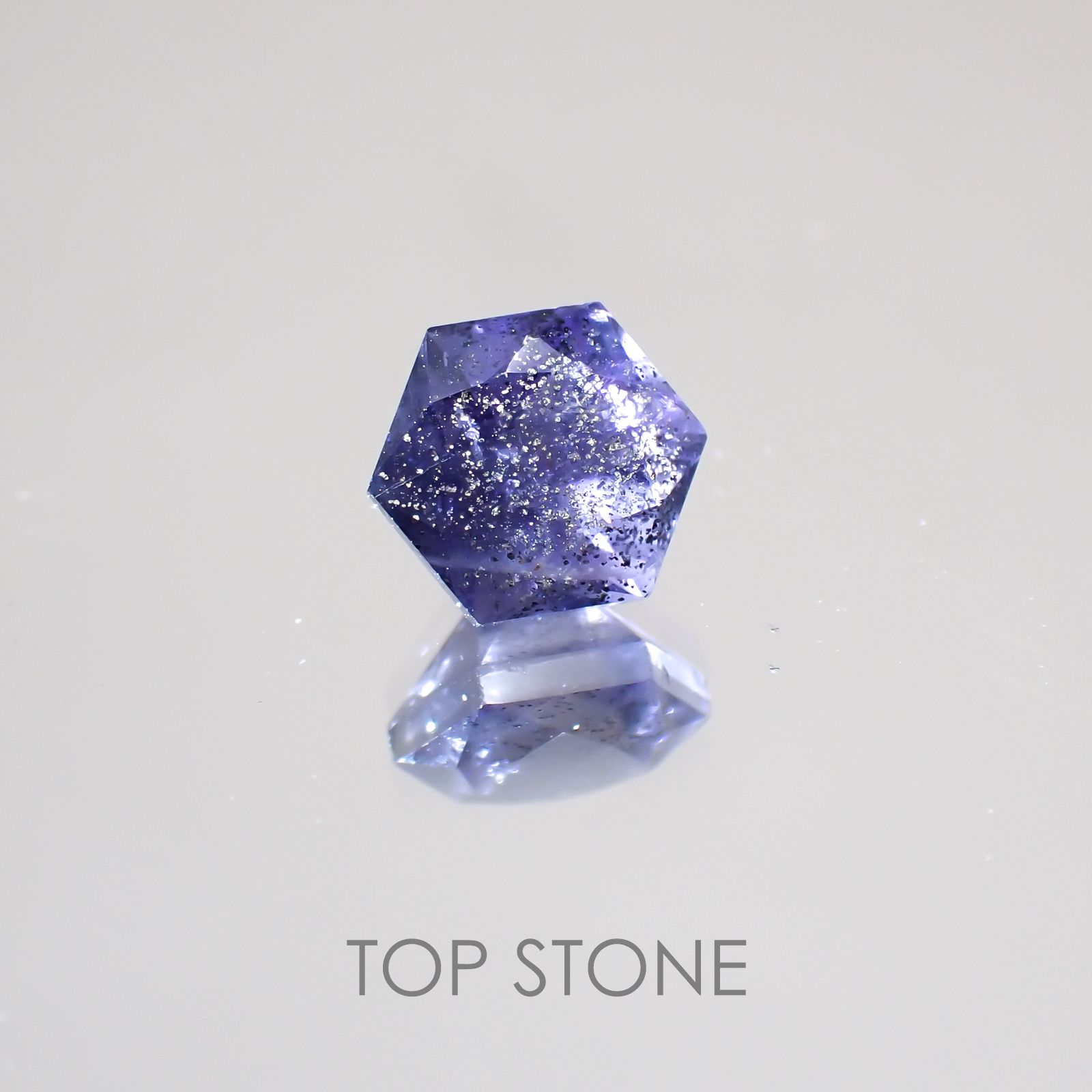 アイオライトサンストーン インド・ブラジル産 ルース 1.11ct[21019193]6.1×6.1mm前後