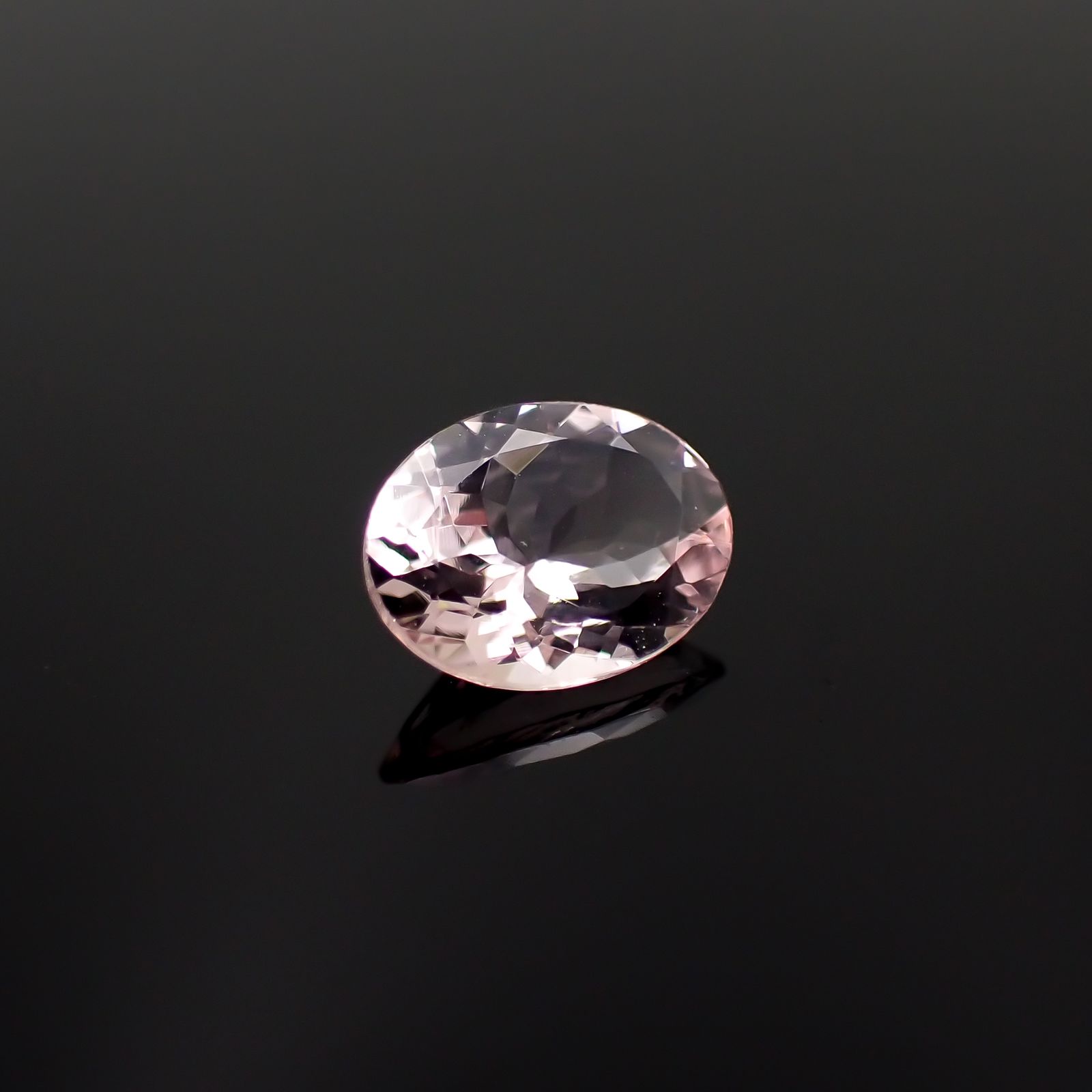 モルガナイト ブラジル産 0.88ct[230421788]7.8x5.9mm前後