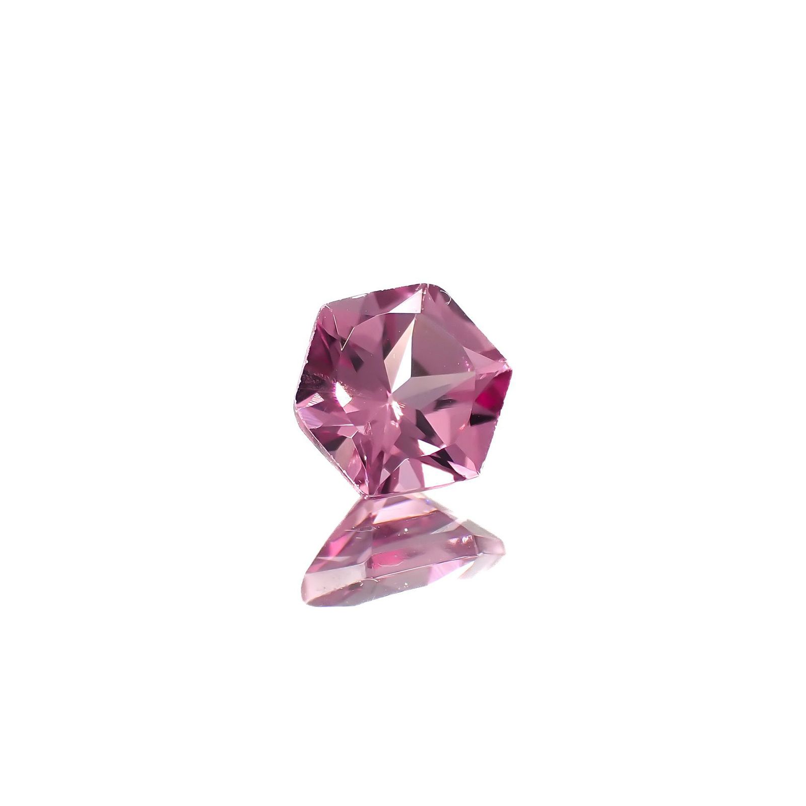 ◇ヘキサゴンカット◇カラーシフト マラヤガーネット(宝石名ガーネット)タンザニア産 0.70ct 識別済[220817562]5.1x5.1mm前後