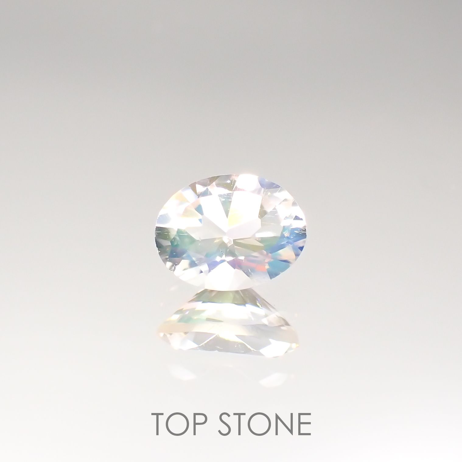 レインボームーンストーン(宝石名ラブラドライト)タンザニア産 0.53ct 識別済[220115449]6.1x4.8mm前後